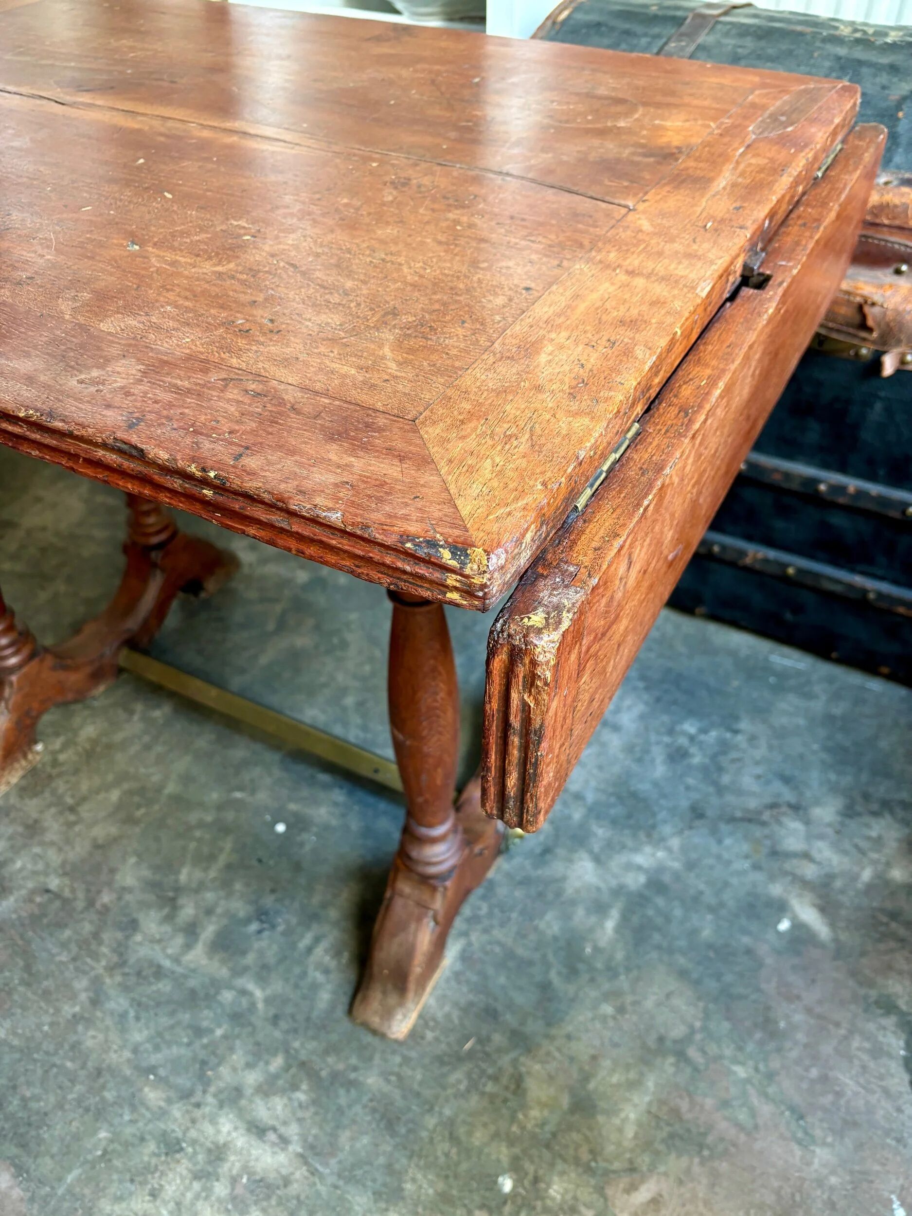 Table bistrot à abattants en bois foncé