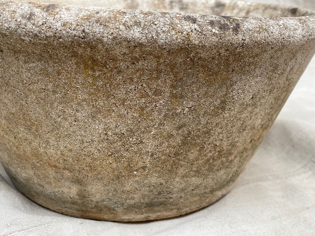 Reconstituted stone planter