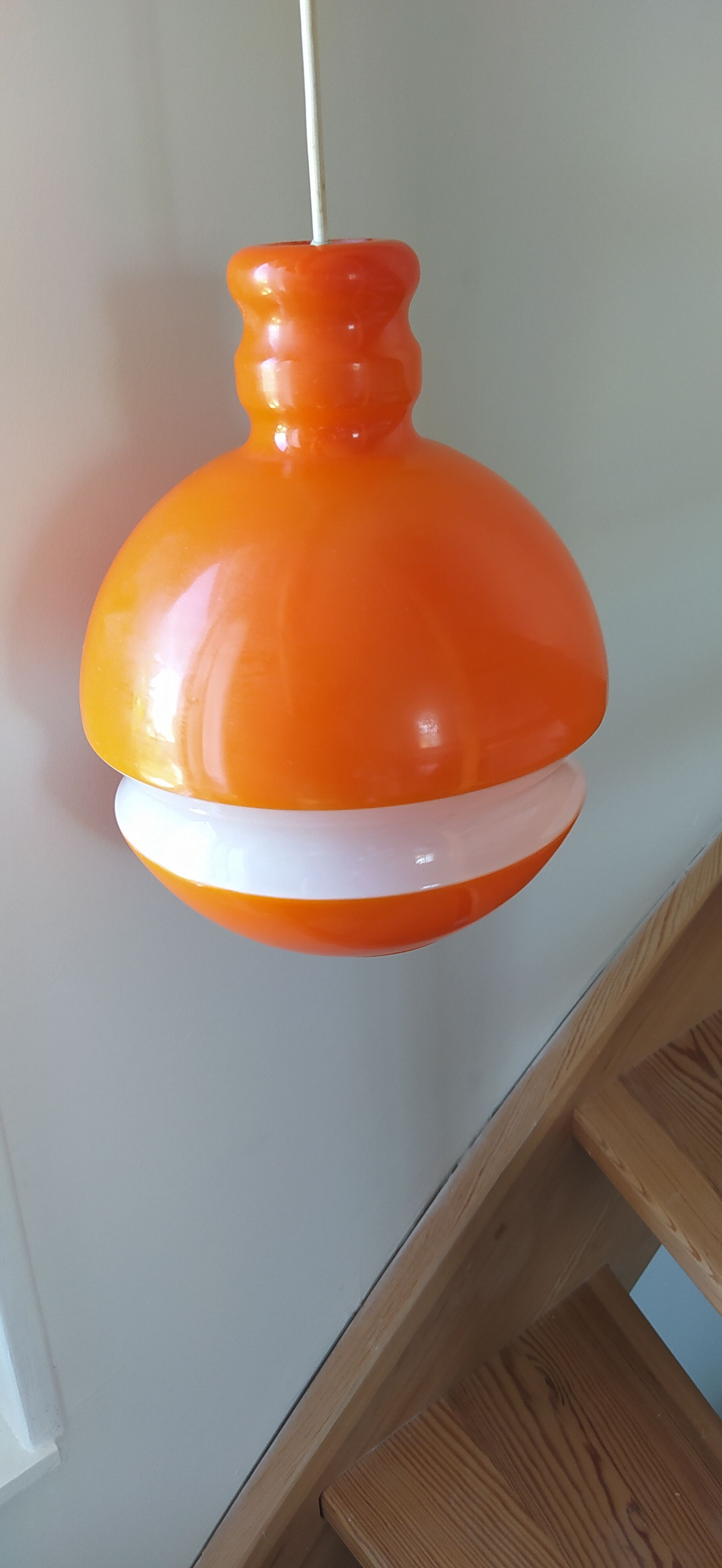 Suspension opaline années 70