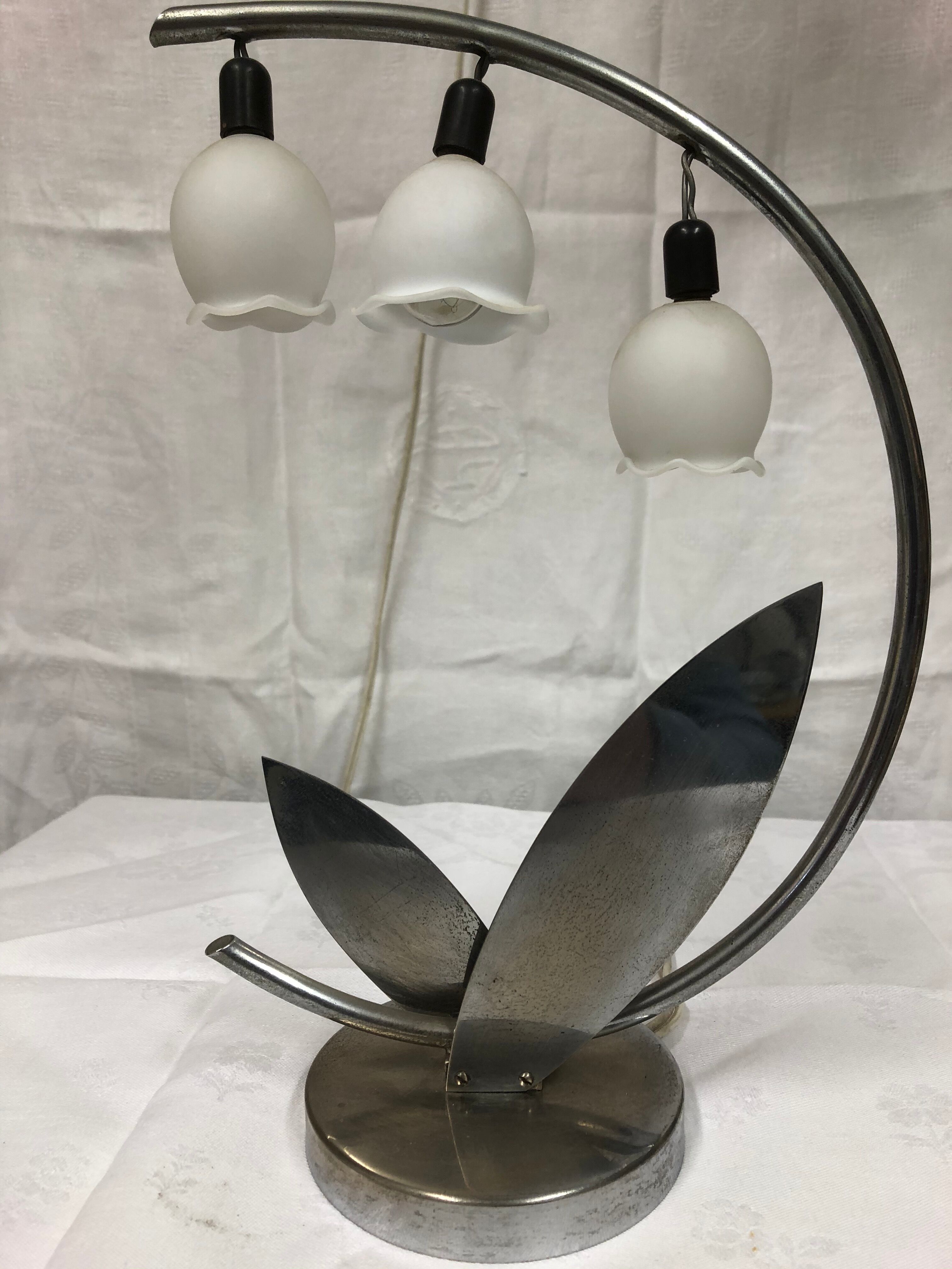 Thrush lamp of the 1930s