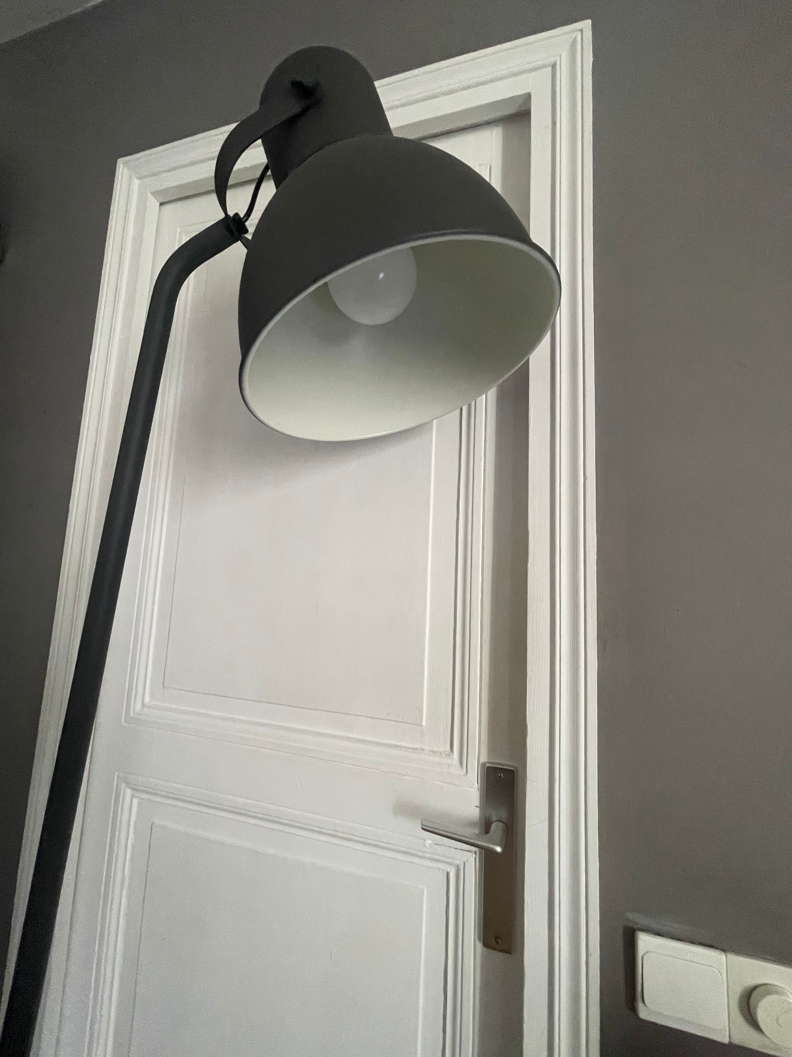 Floor lamp