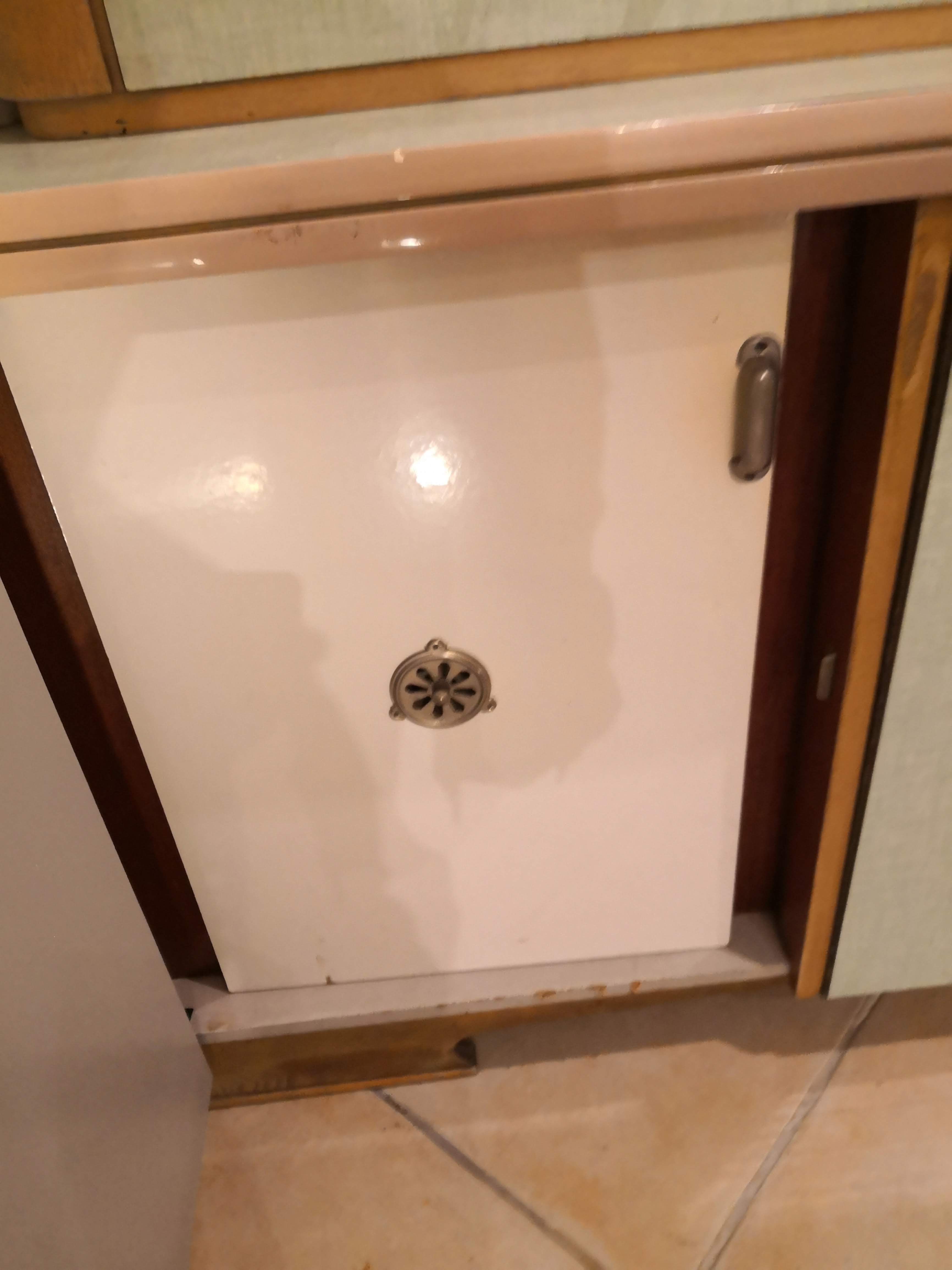 Vintage buffet in formica 1962 pale green