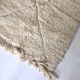 Tapis berbère marocain Beni Ouarain à losanges écrus 2,44x1,61m