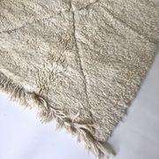 Tapis berbère marocain Beni Ouarain à losanges écrus 2,44x1,61m