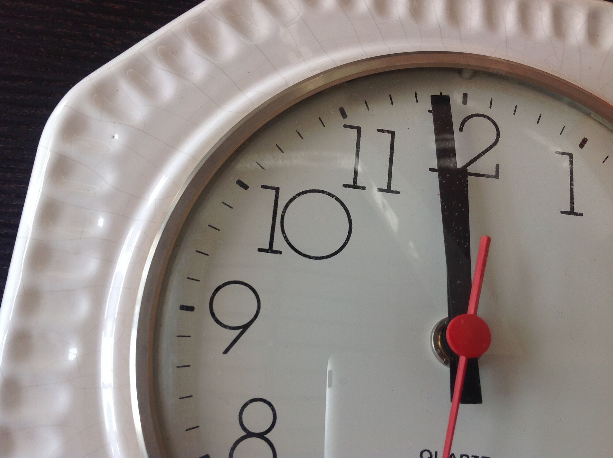 Octagonal clock in white ceramic, vintage 60s-70s