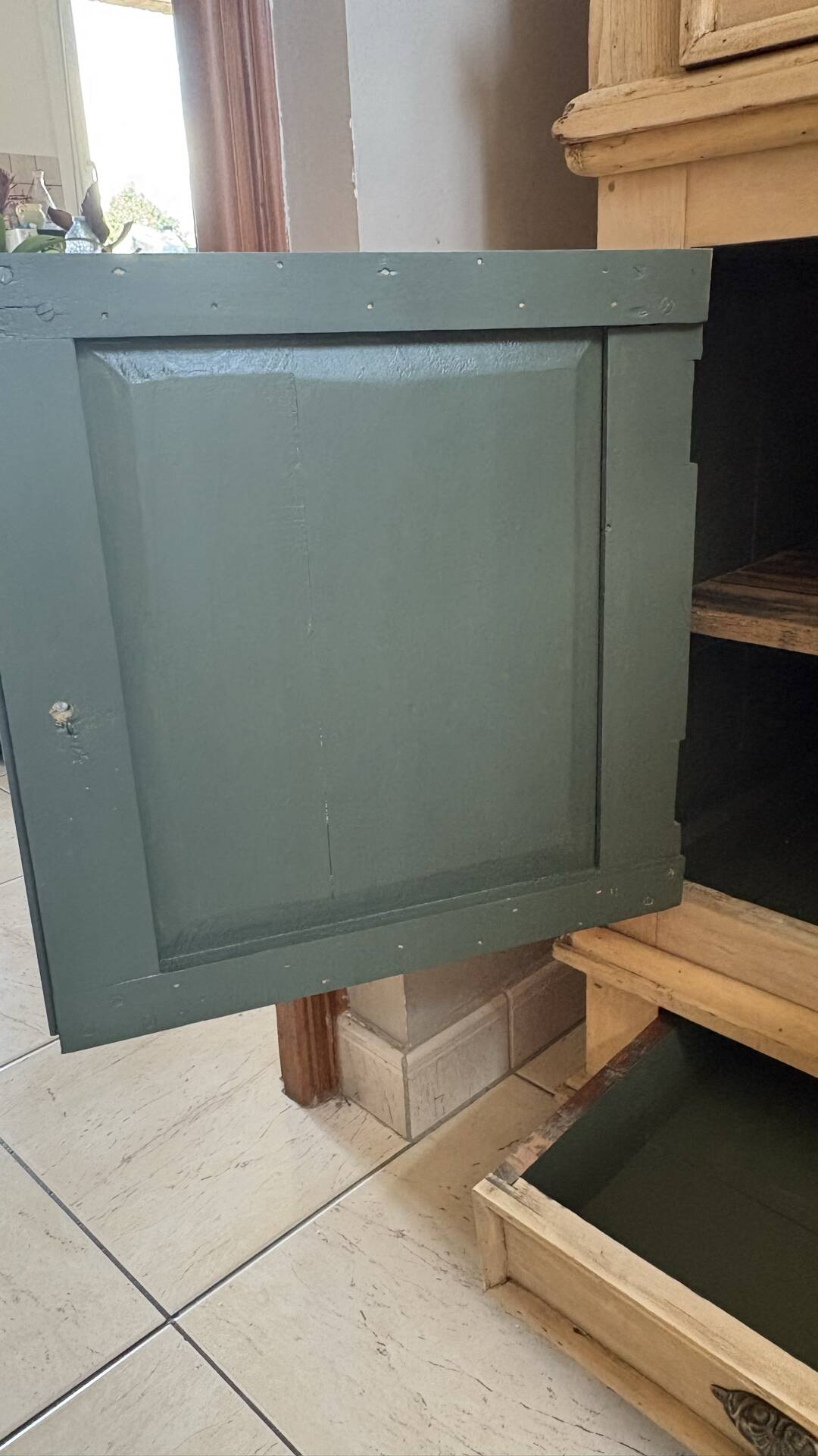 Solid wood display cabinet