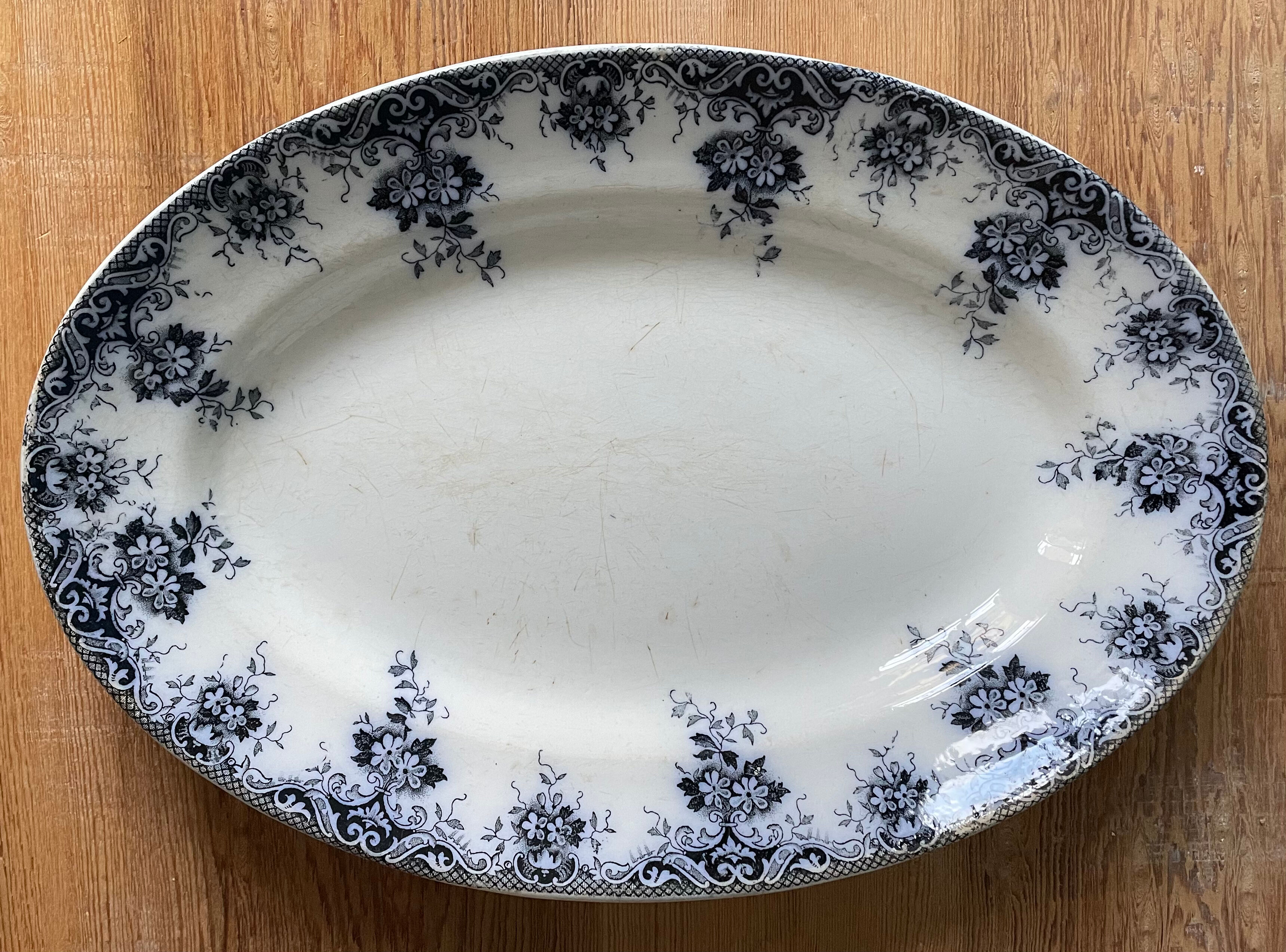 Set of 2 dishes Saint Amand and Hamage Terre De Fer