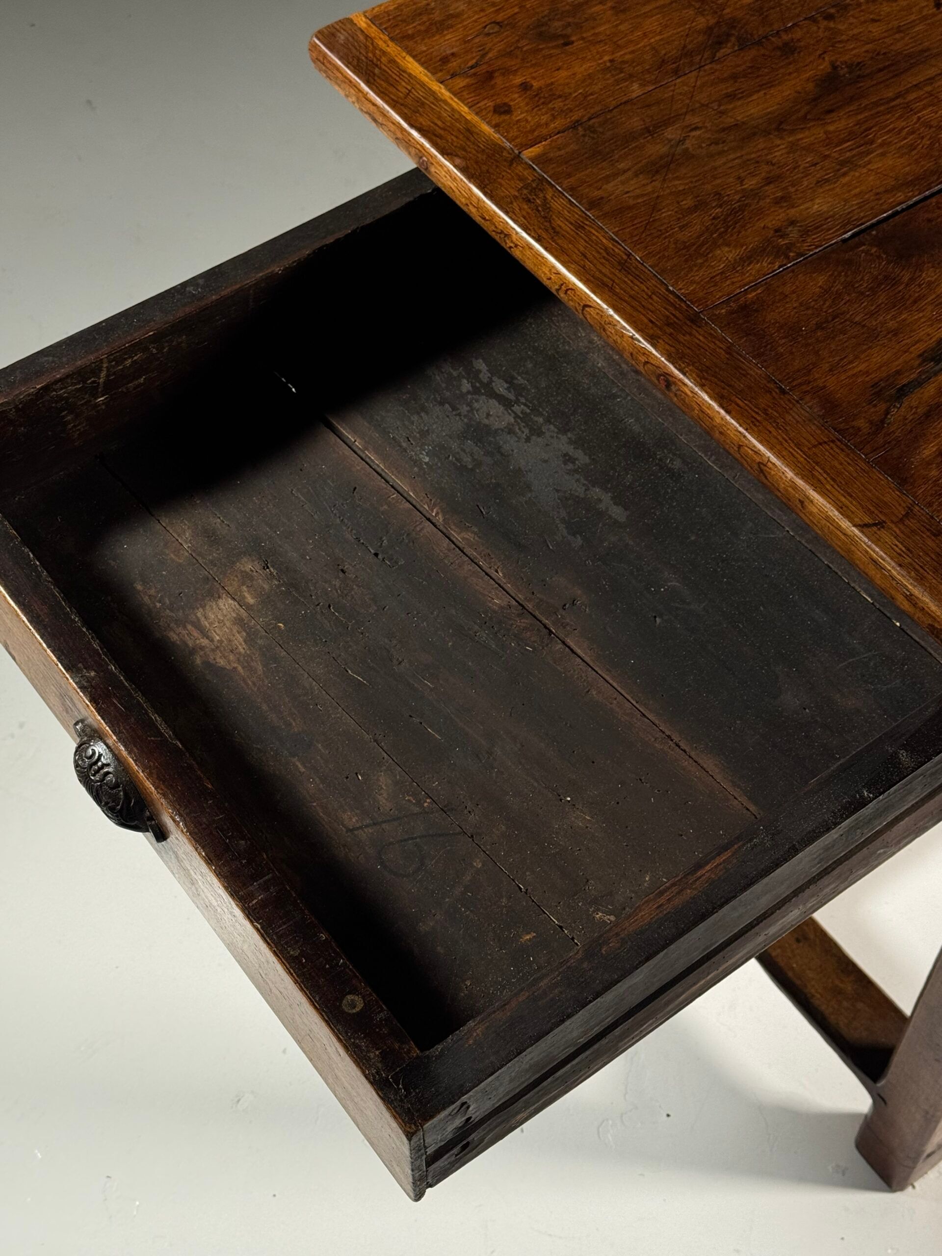 Table à manger française 197 cm