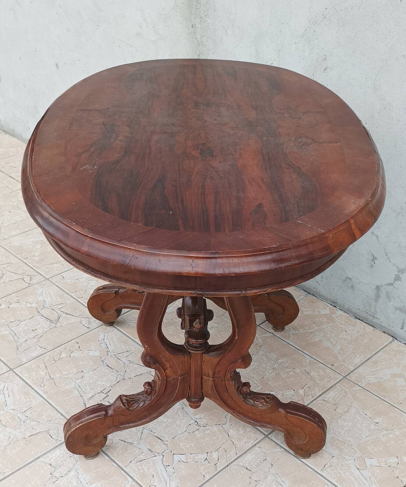 Napoleon III guéridon table in walnut