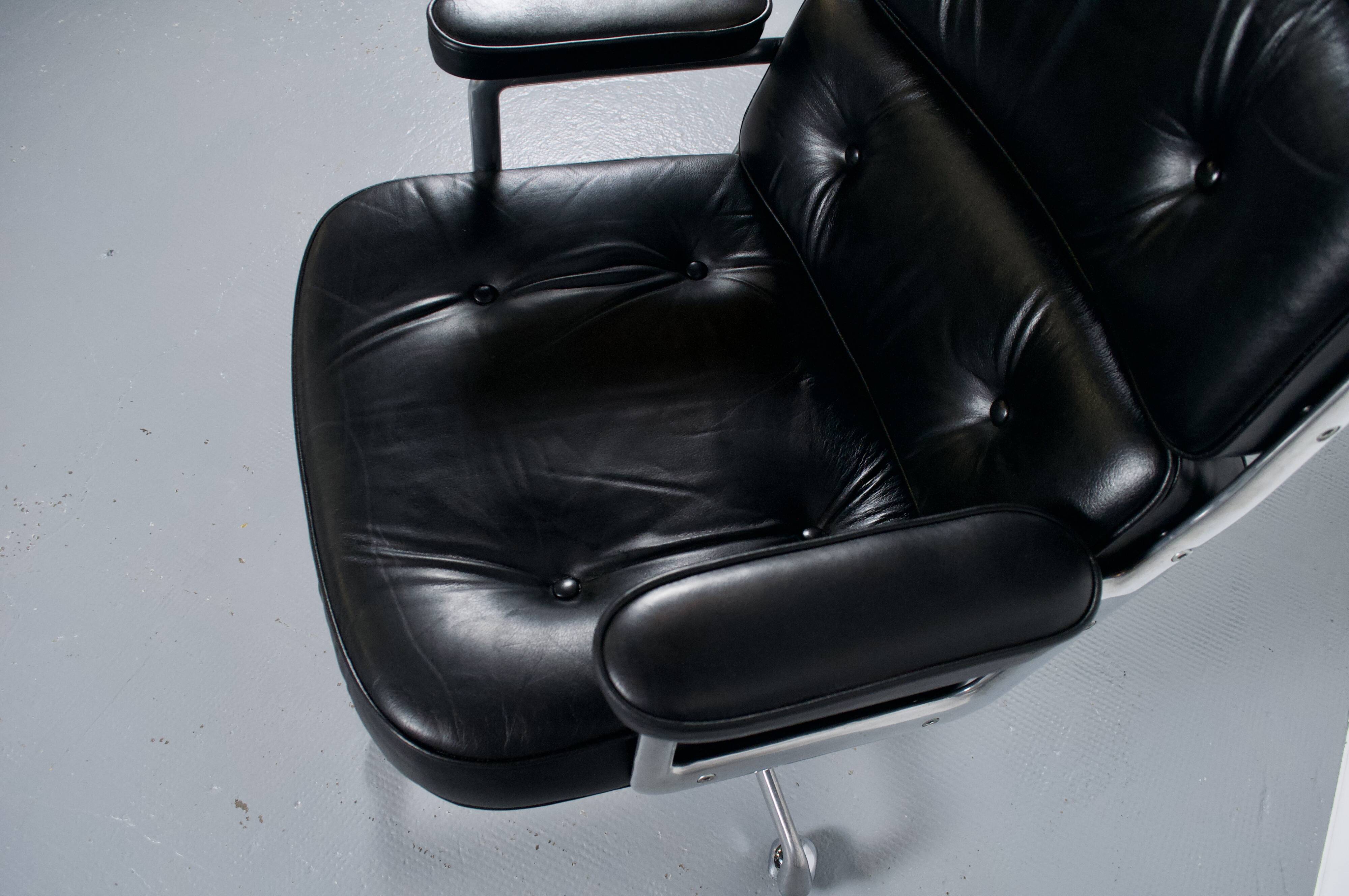 Lobby chair es 105 herman miller publisher 70's