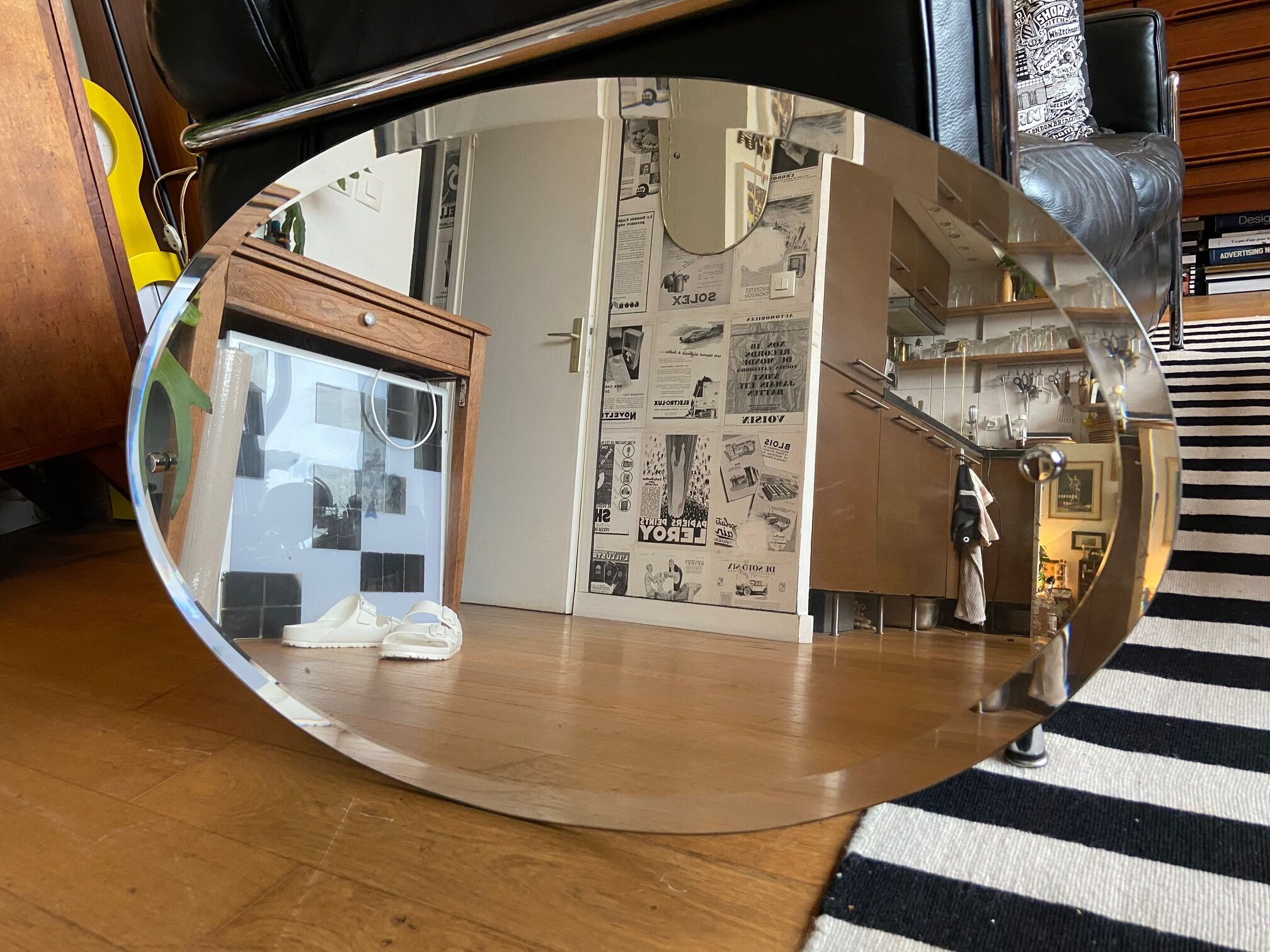 Bevelled oval mirror