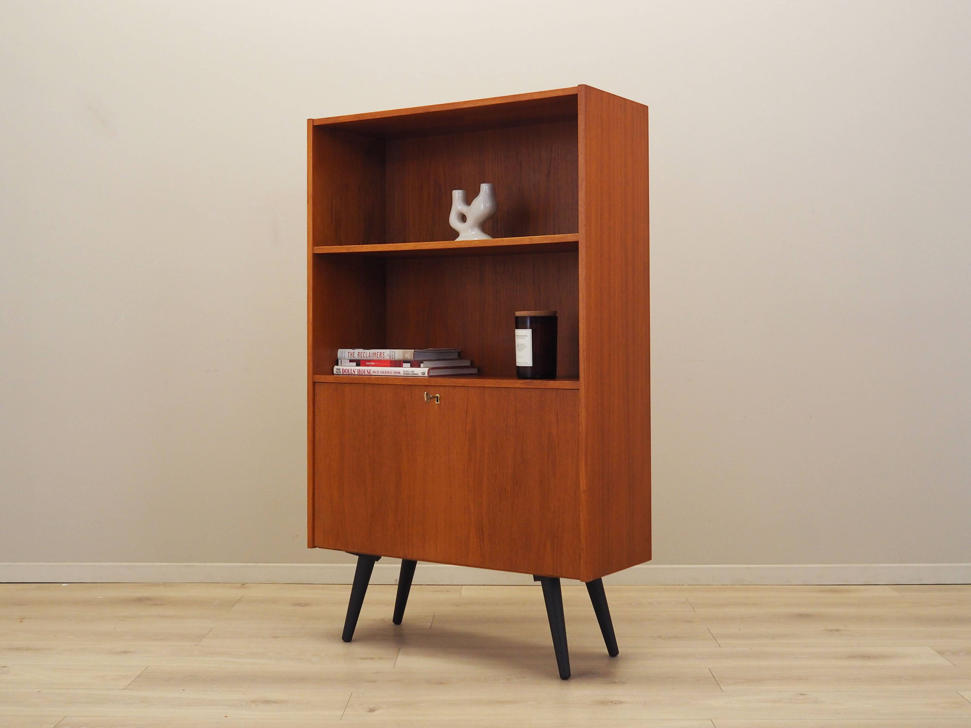Bibliothèque en teck, design danois, années 1970, production : Danemark