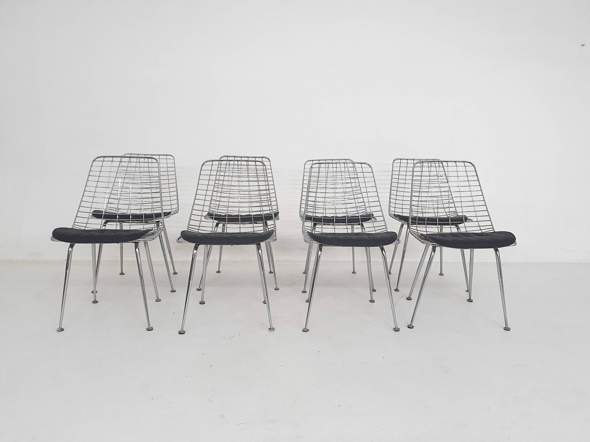 Set of 8 Mid-century wire chairs The Netherlands 1950's