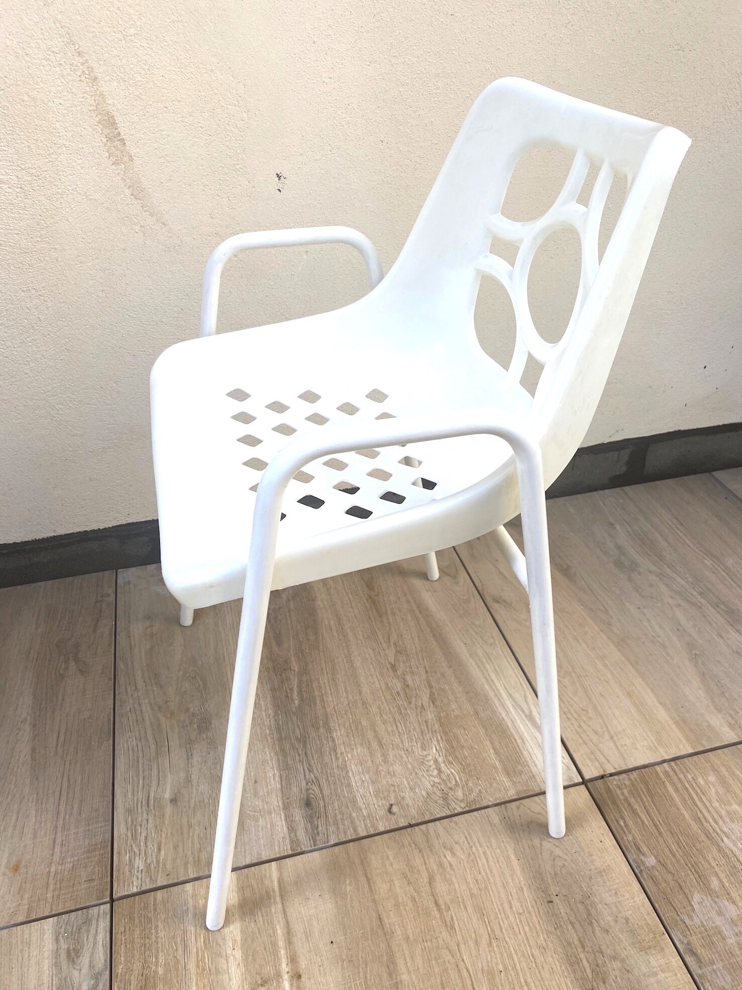Lot de 4 fauteuils empilables années 60-70 en métal et plastique jardin