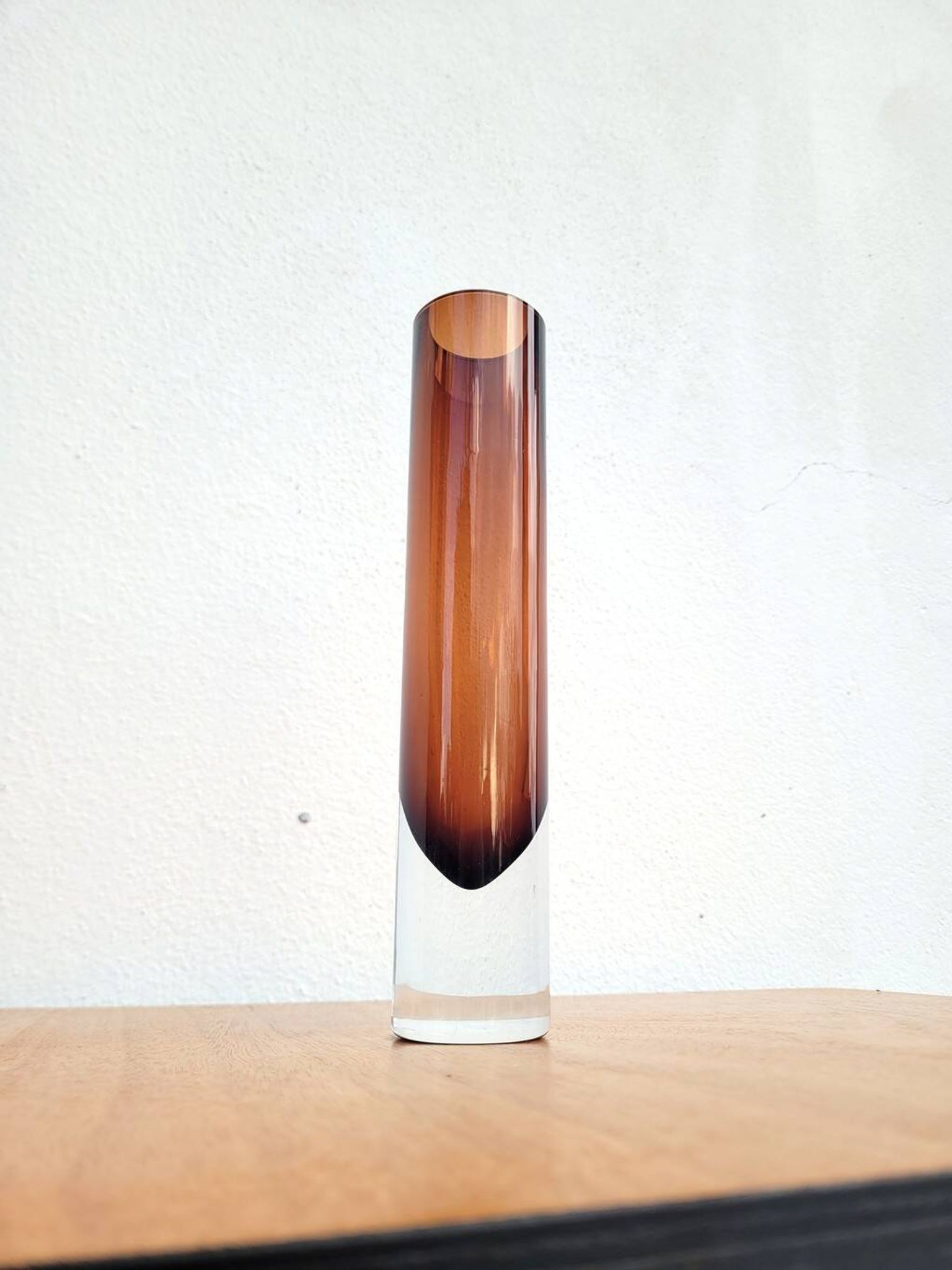 Vase soliflore couleur bronze, style 1970