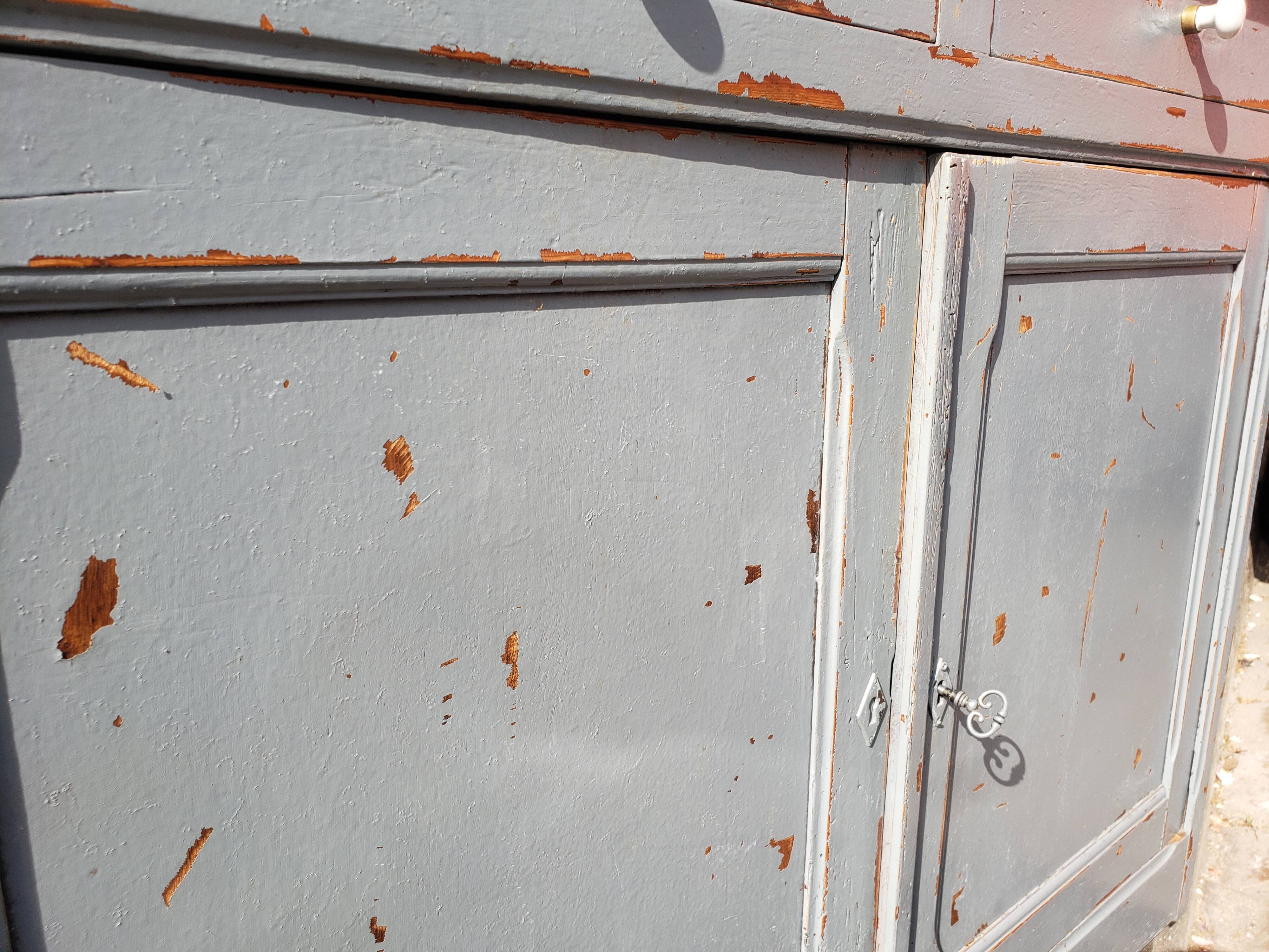 Slate and raw Parisian buffet