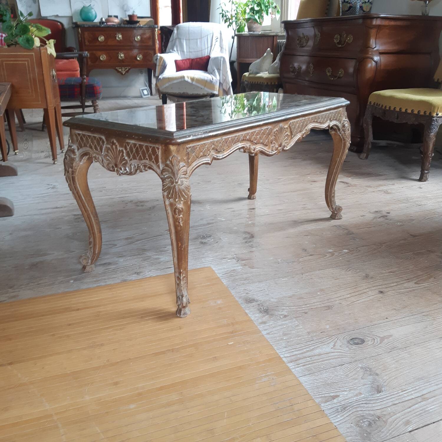 Églomisé glass coffee table