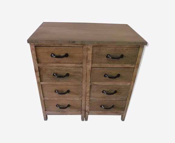 Ancient chest of drawers
