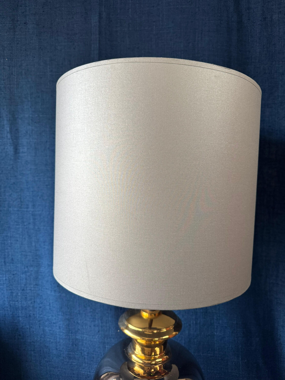 Italian design lamp in silver and gold ceramic. 1970s.