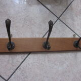 Coat rack with 3 metal hooks