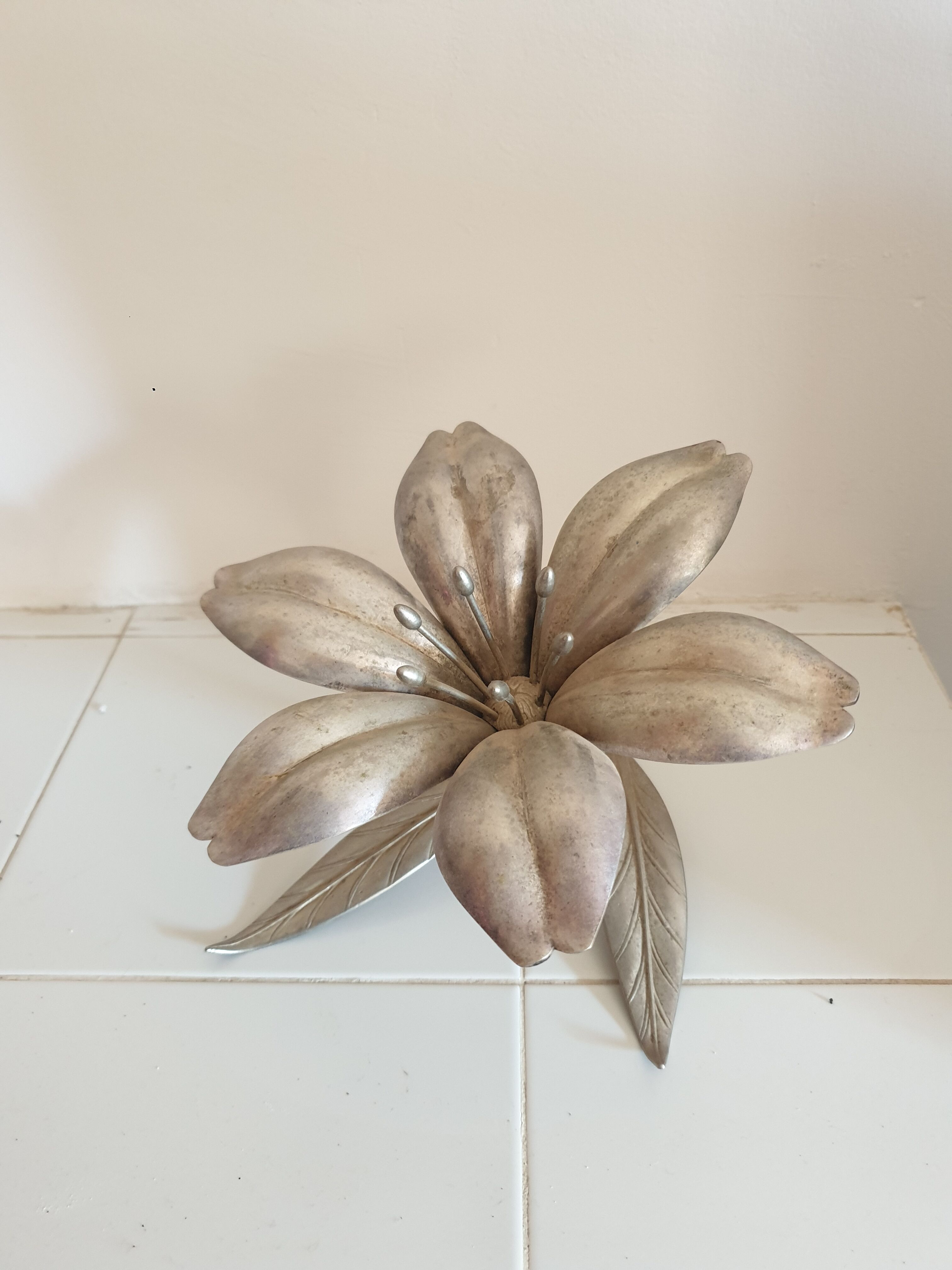 Vintage flower ashtray