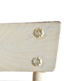 Chaise de mundus en bois blanc avec détails en laiton, années 1940