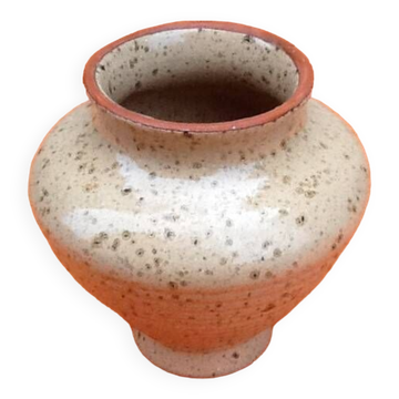 Glazed ceramic spinning top vase with speckled decor