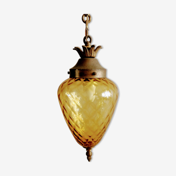 Amber pineapple suspension