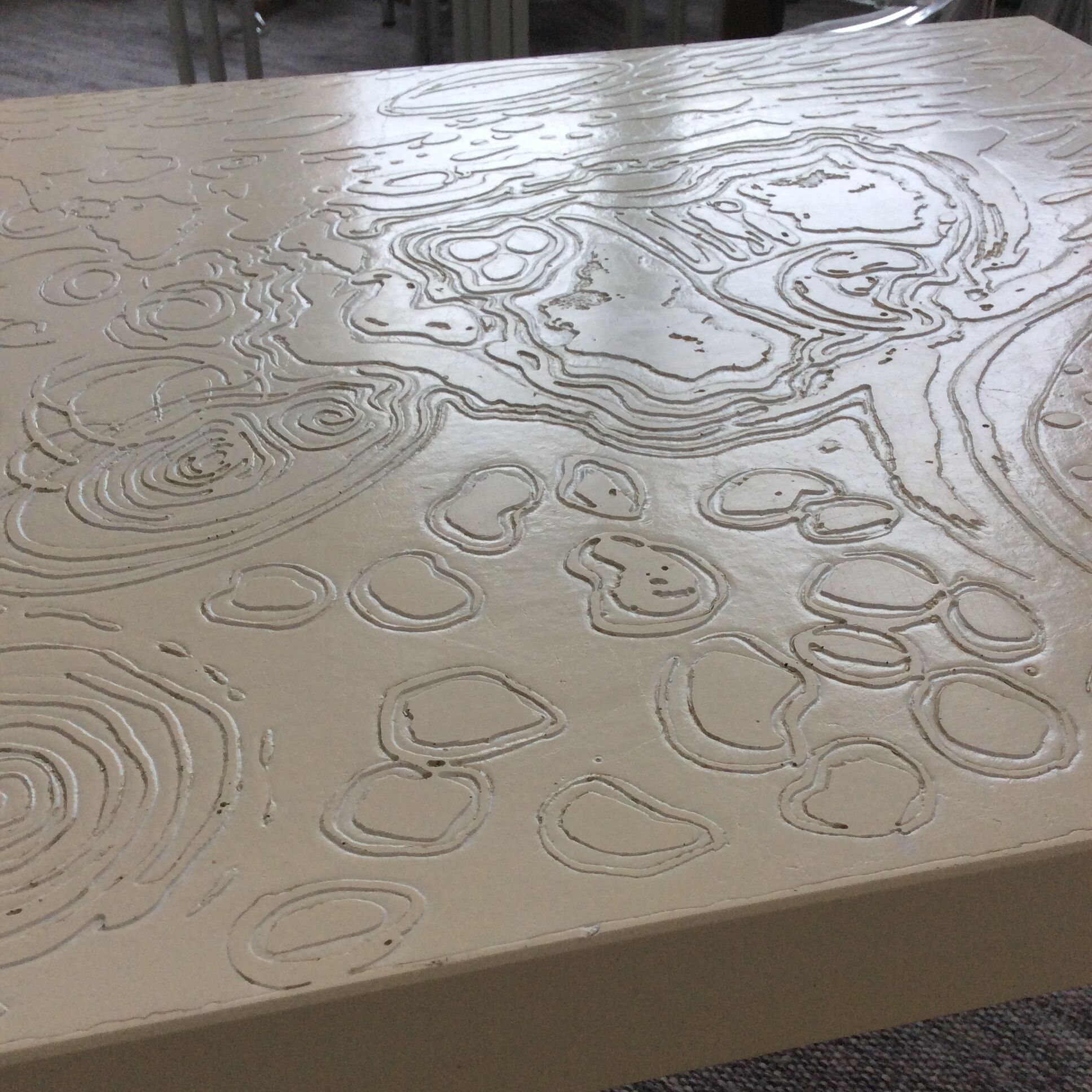 Vintage coffee table 70 in molded resin and chrome metal