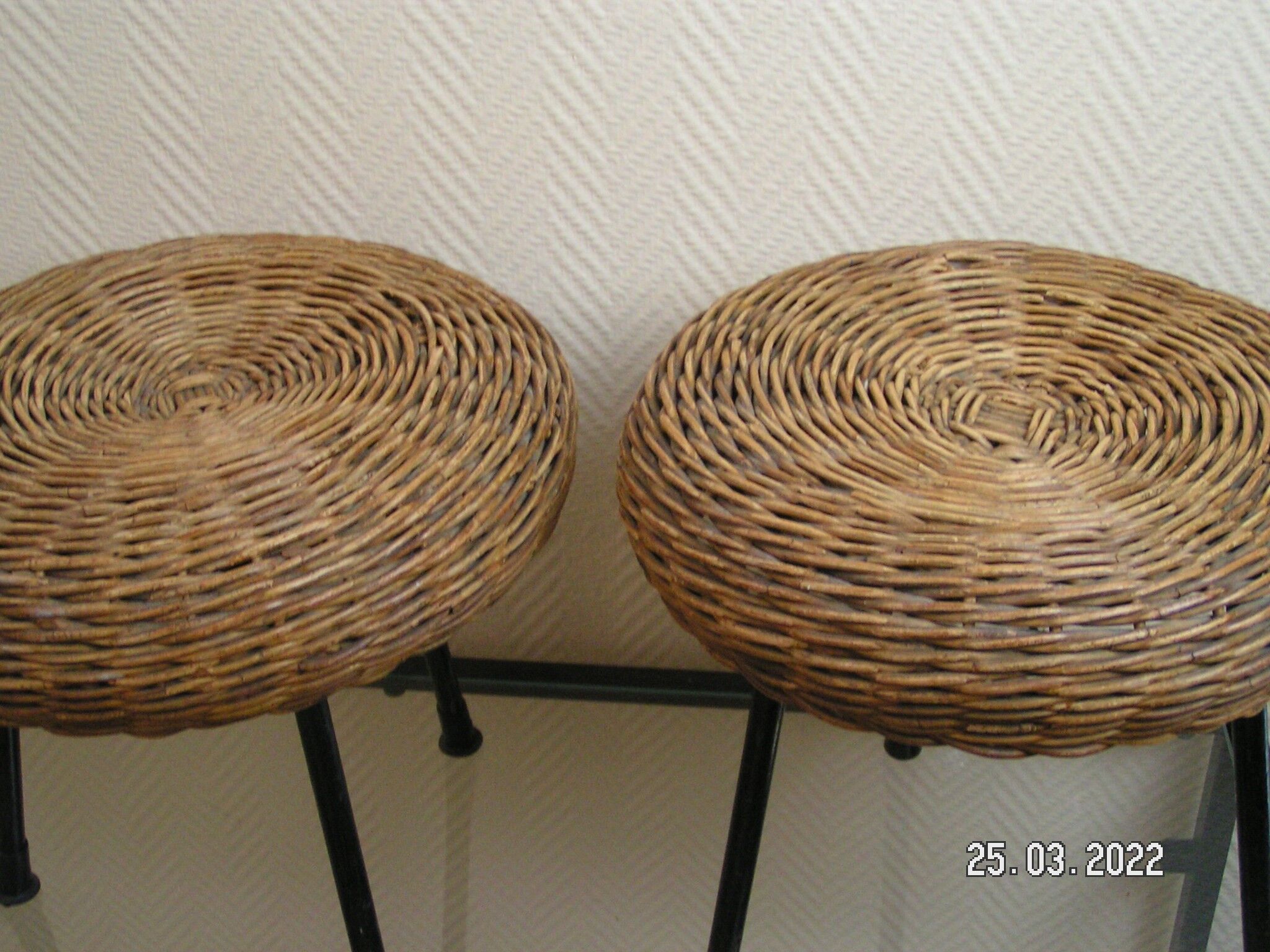 Tabouret bas en rotin
