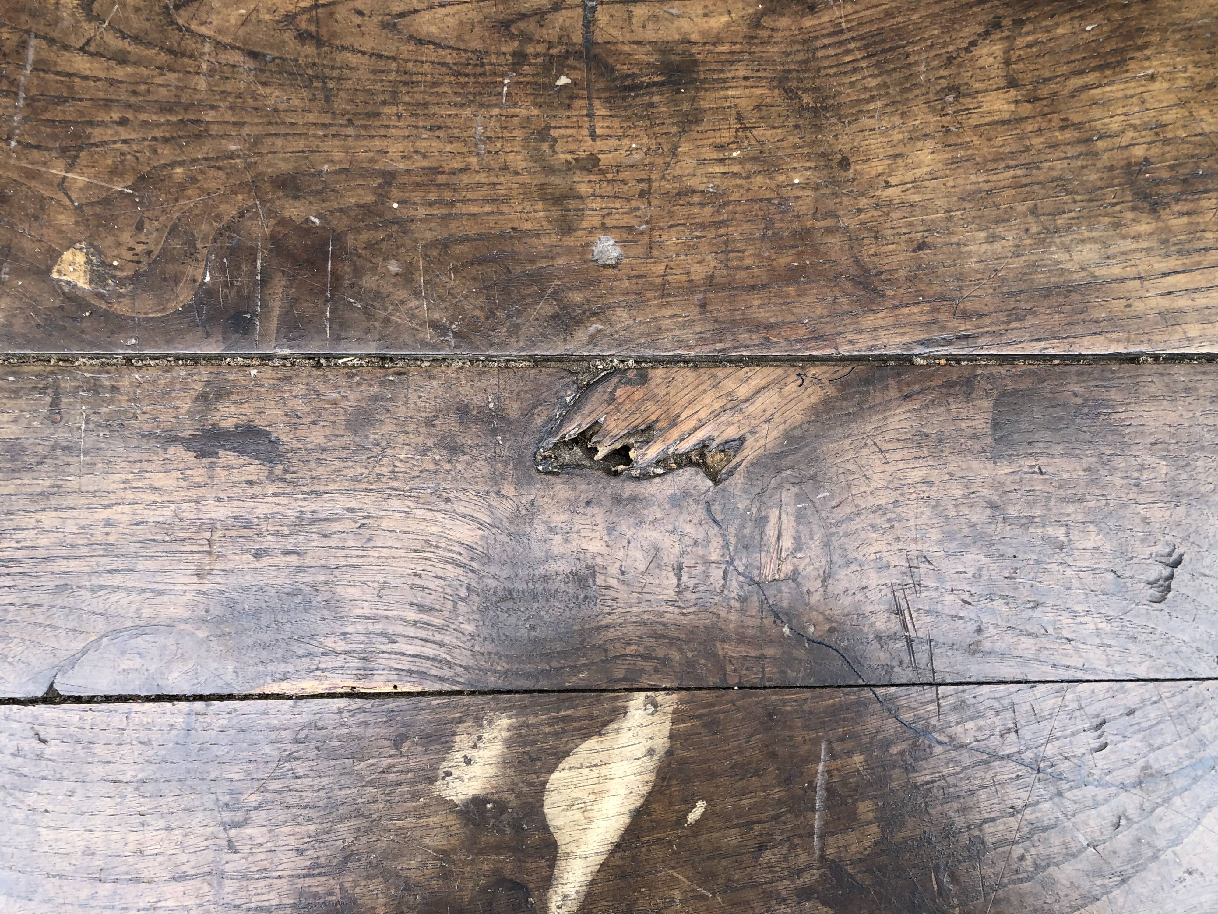 Rustic antique farmhouse table in solid oak with 1 drawer.