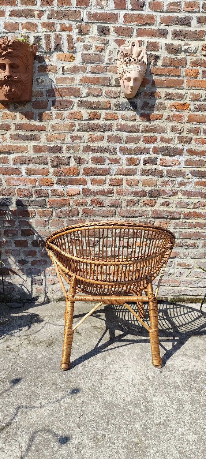 Pair of wicker armchairs