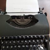 Japy portable typewriter 1960s army green like new