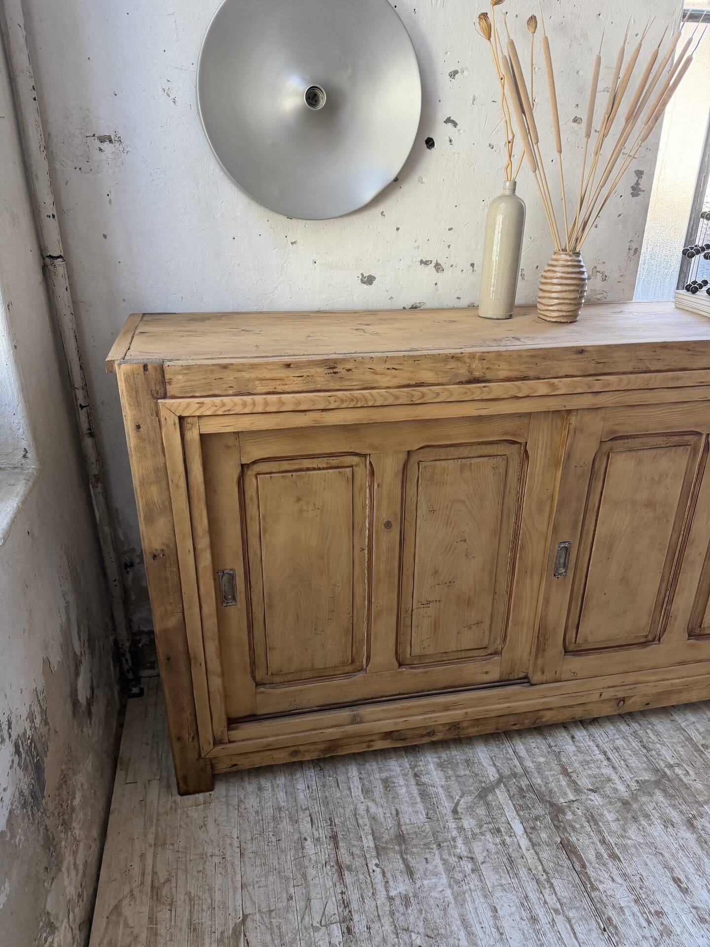 Enfilade with sliding doors from the 1950s