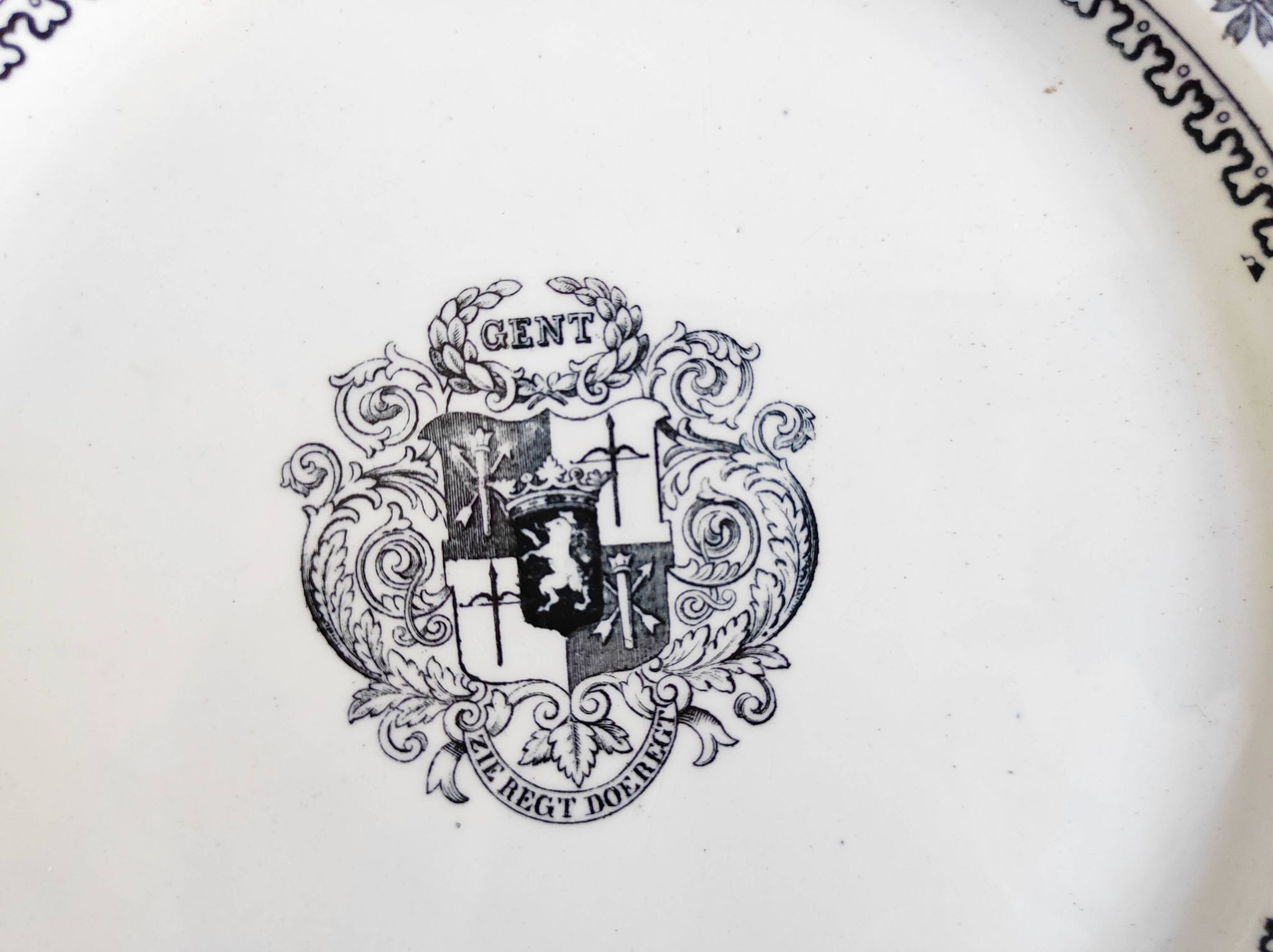 Pair of Gent Boch Frères plates