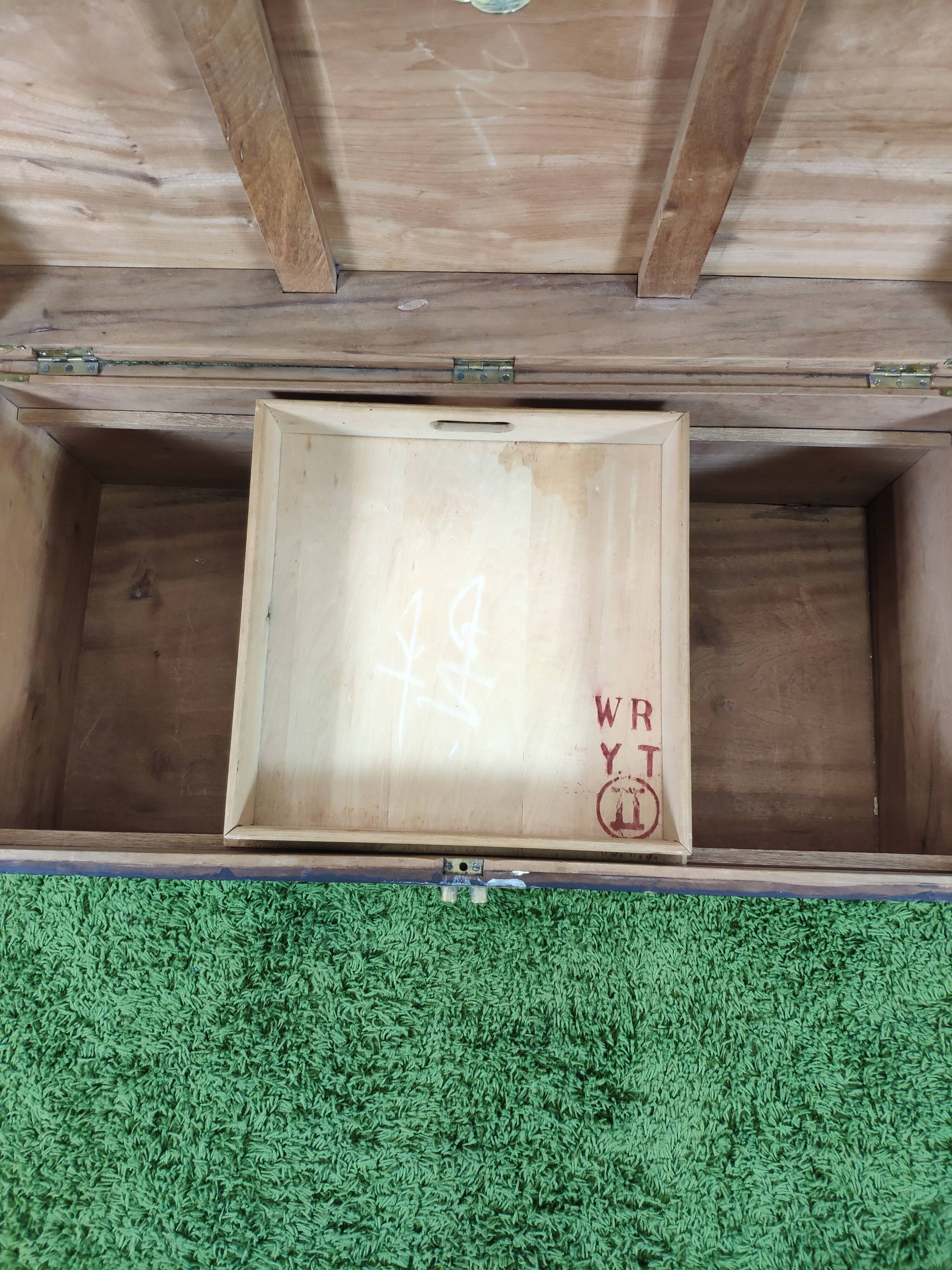Asian-style travel trunk