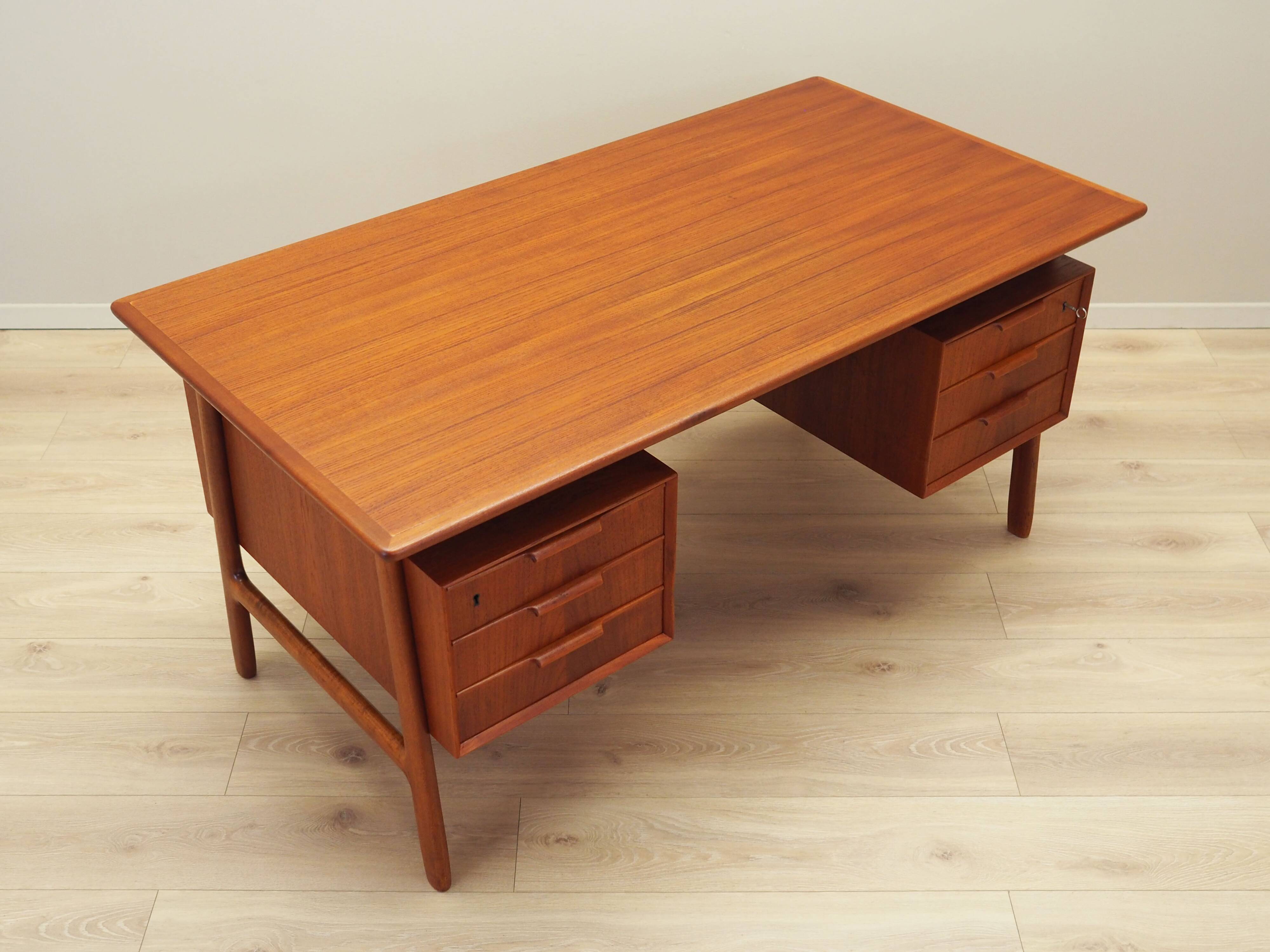 Bureau en teck, design danois, années 1970, fabrication : Omann Jun
