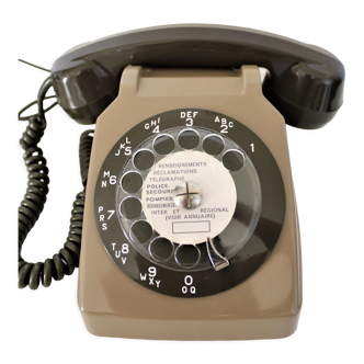 Vintage S63 two-tone dial phone