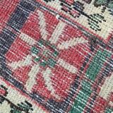 Handmade beige Bakhtiar rug with flowers 200x300.