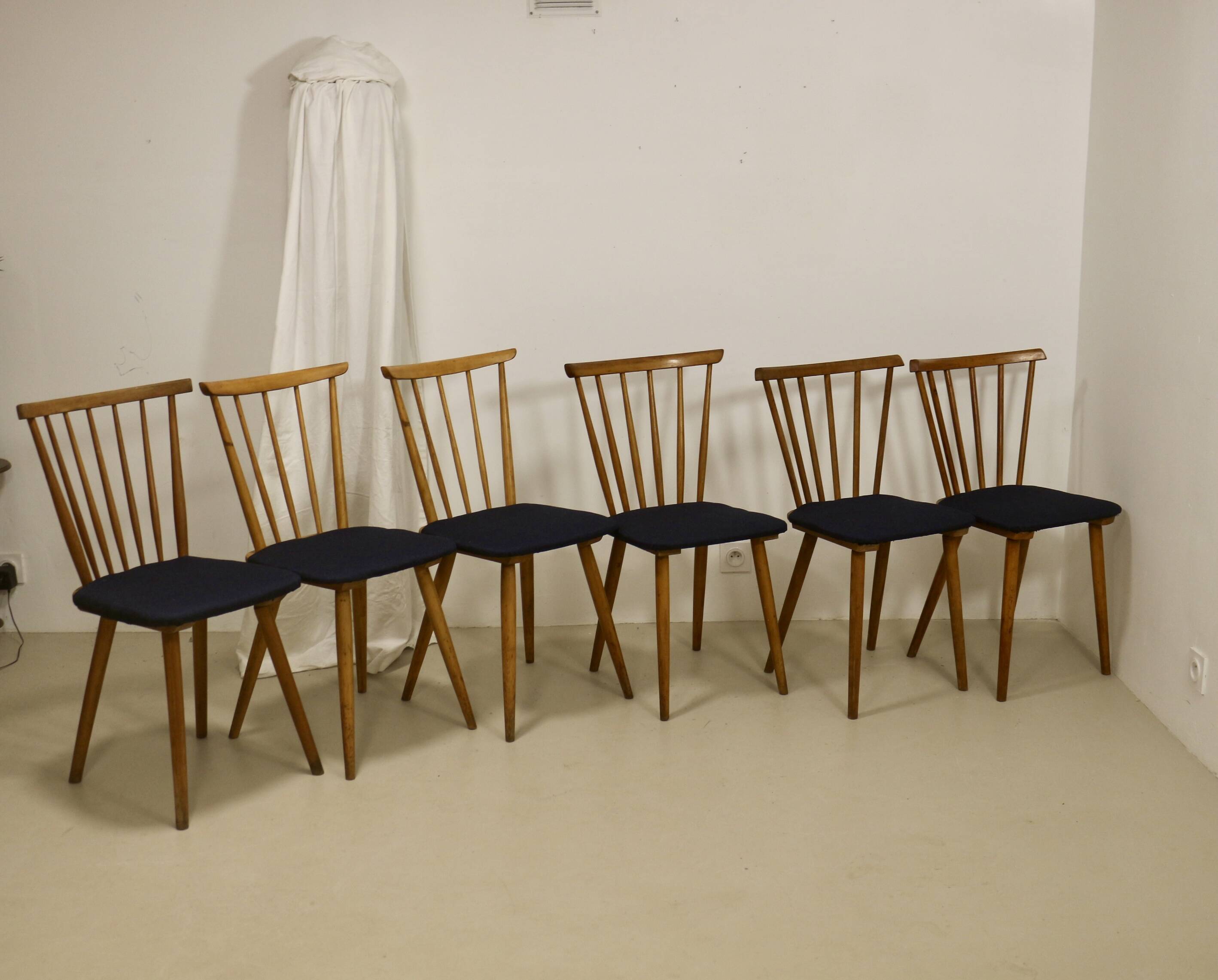 Set of 6 vintage Scandinavian chairs with bars from the 60s. Ref SINNO