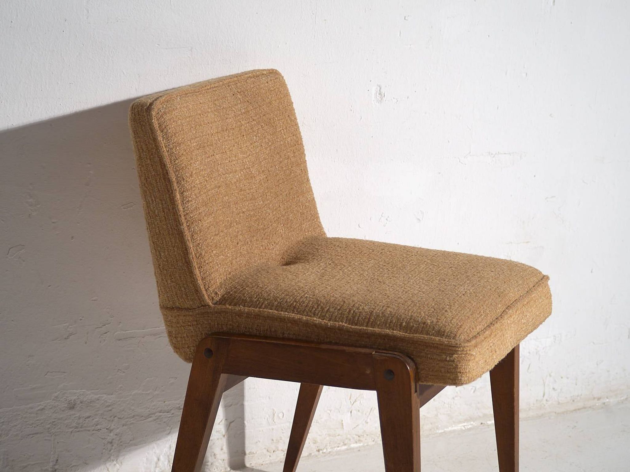 Mid Century style chairs (c.1940). Set of 2 pieces.