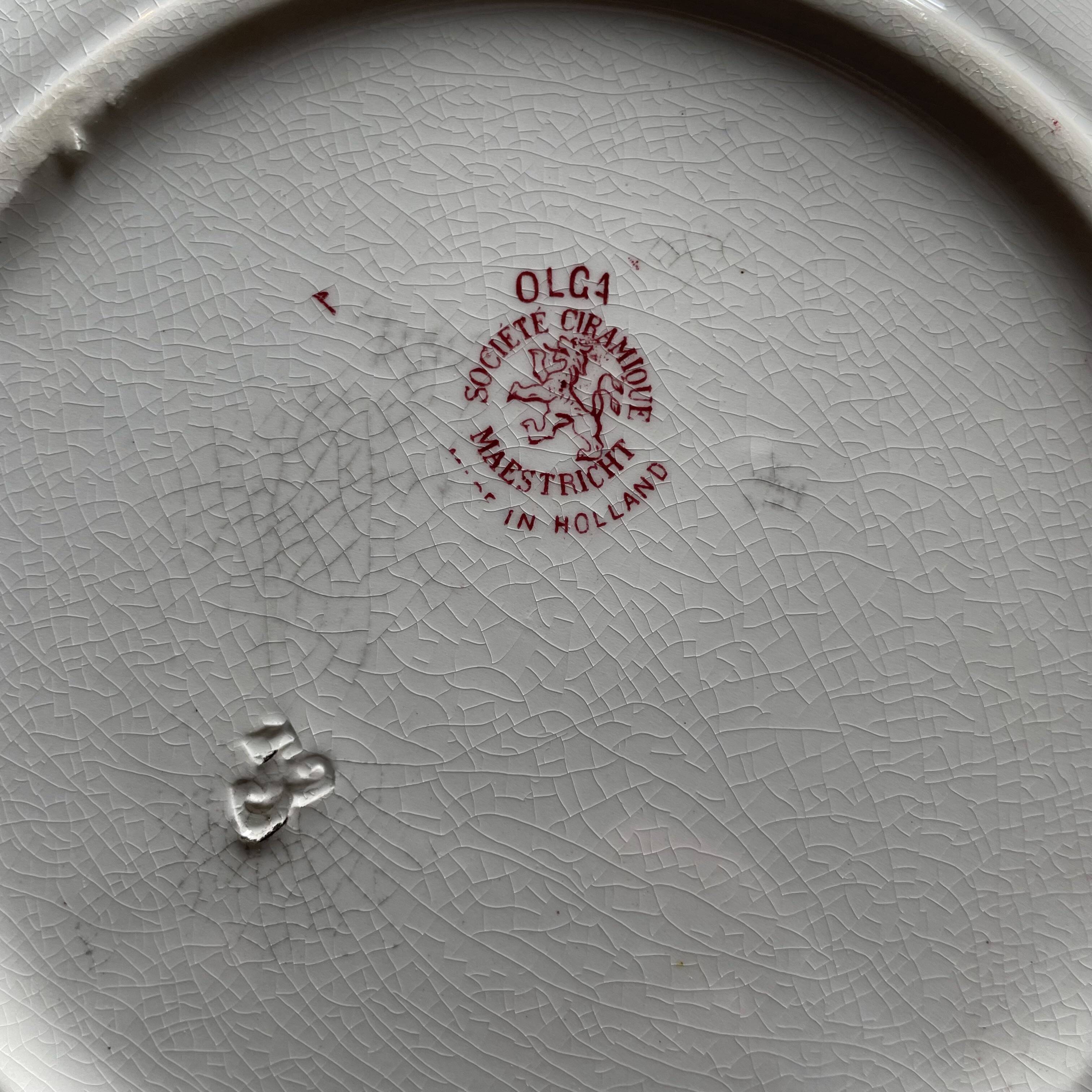 Set of 4 Maastricht earthenware dinner plates