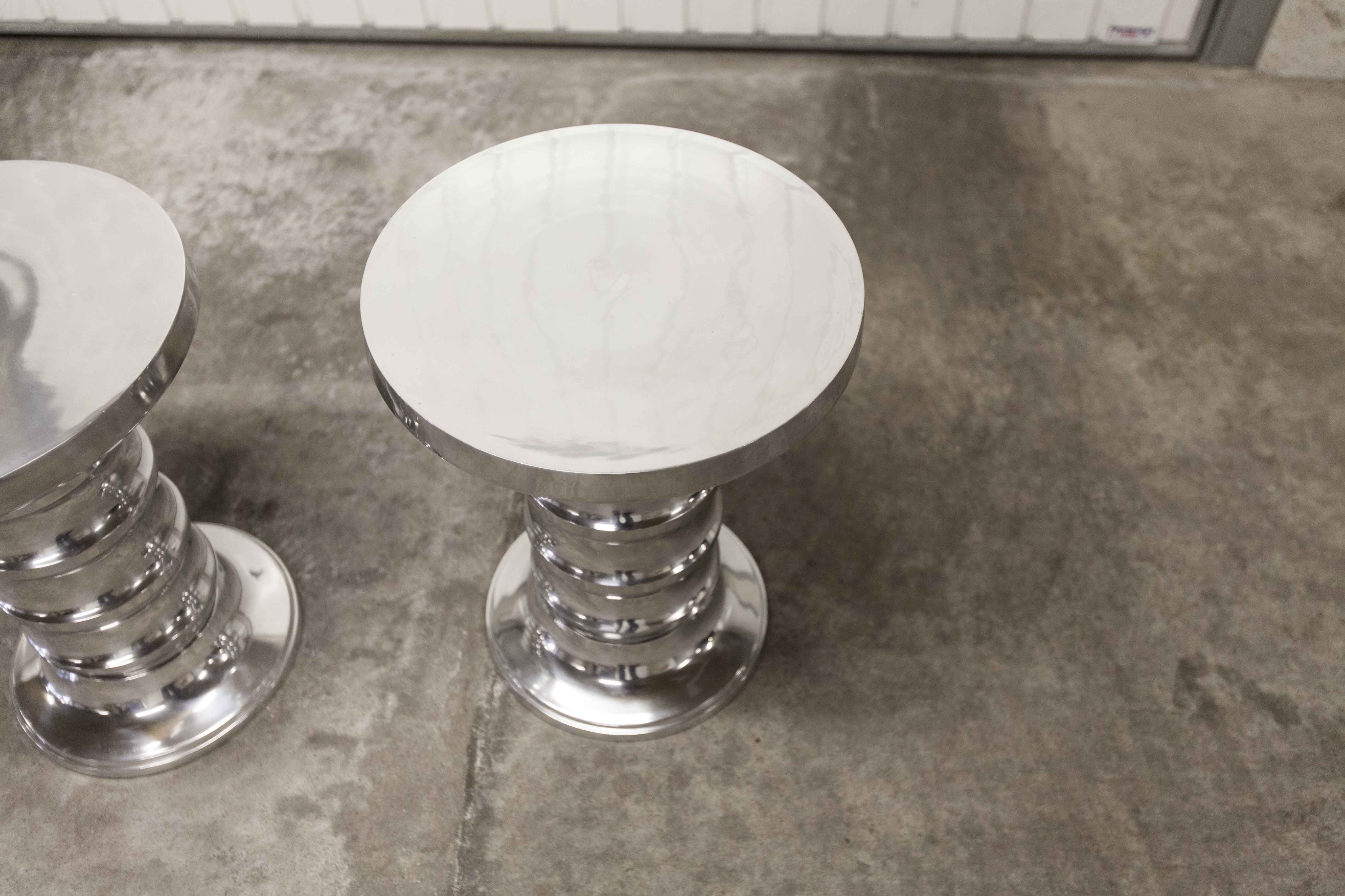 Paire de tabourets aluminium chromé Eichholtz 2000