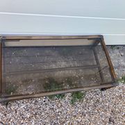 Table basse rotin et verre vintage