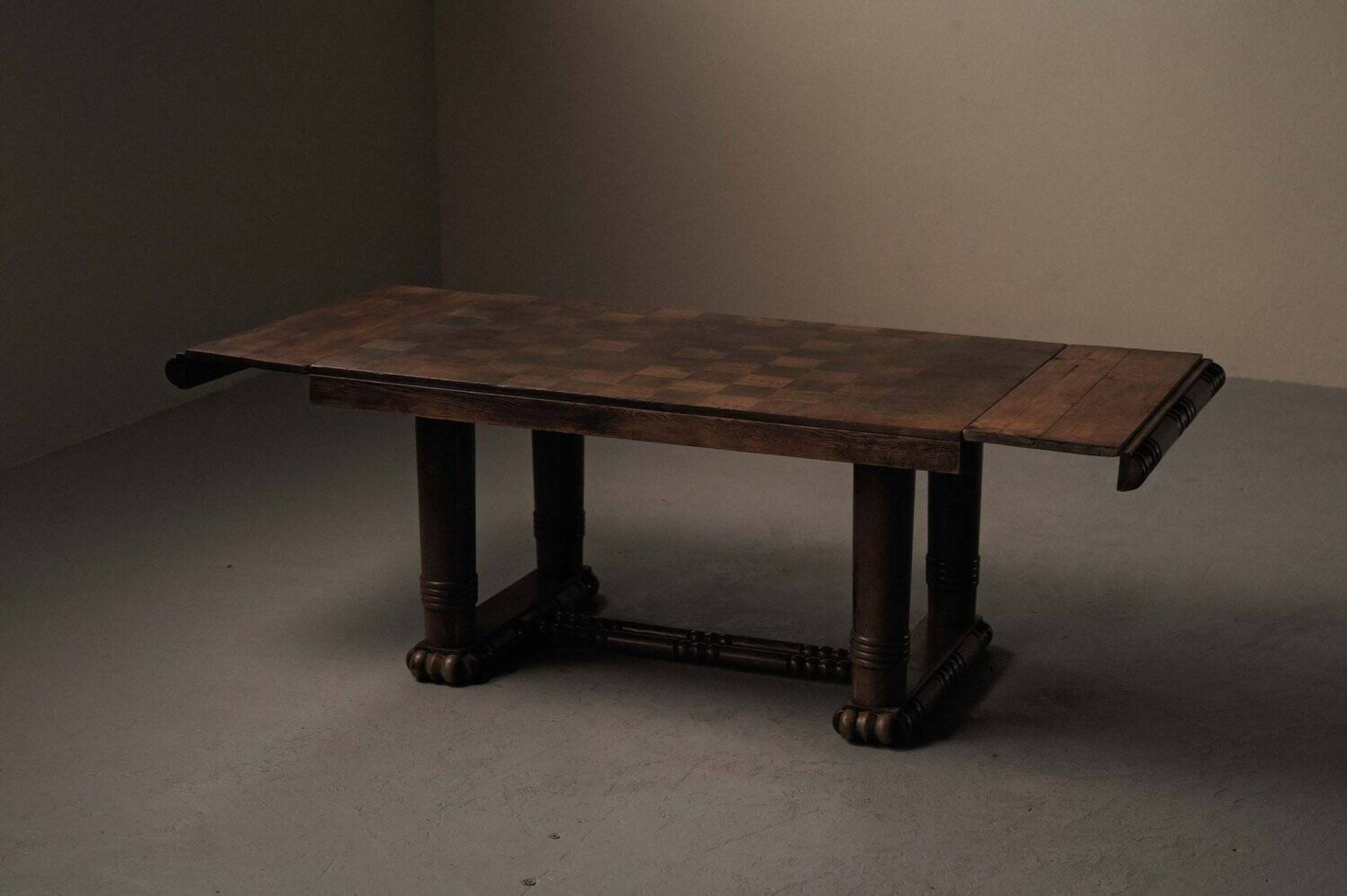 Table Art déco en chêne – France, années 1930–1940
