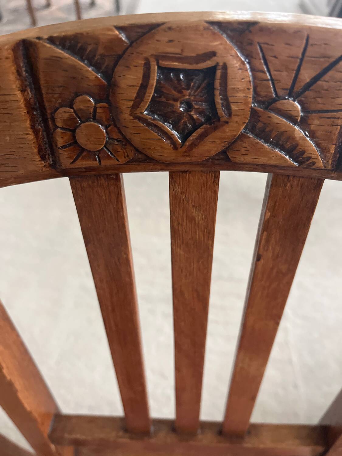 Pair of carved wooden chairs with pink velvet seat ART DECO