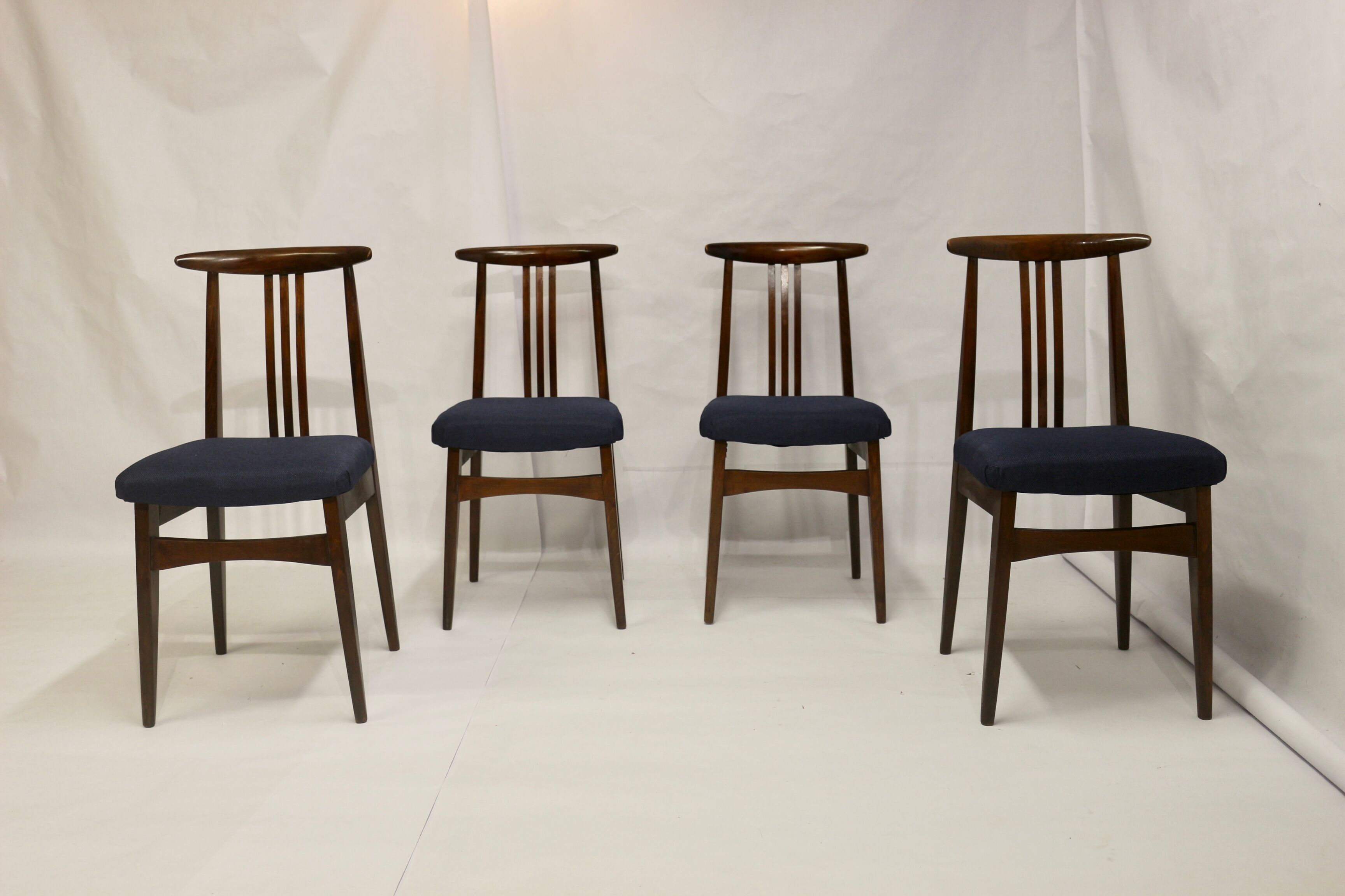 Set of 4 chairs from the 60s/70s, M. Zieliński type 200/100B. Ref Macha