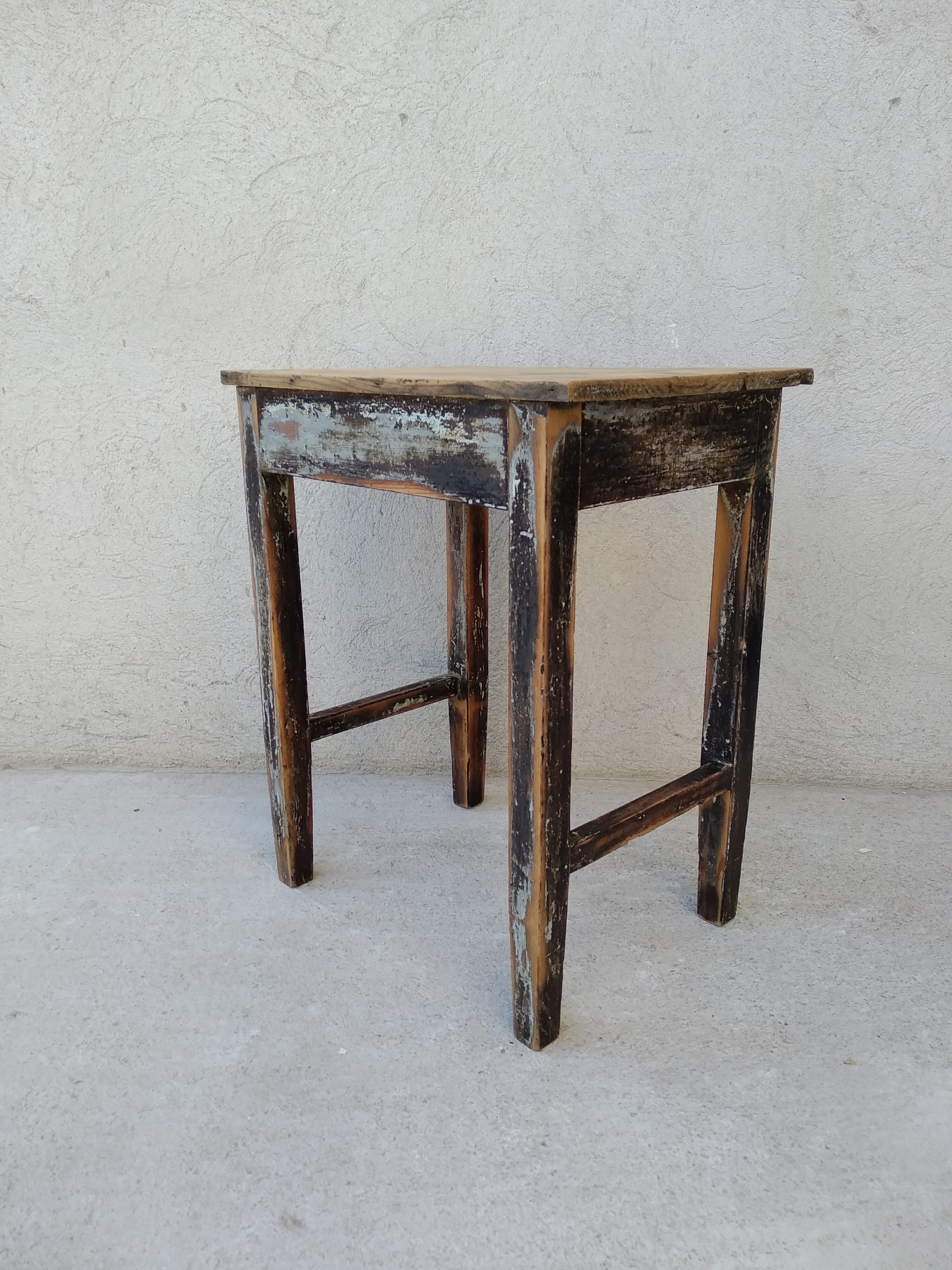 Table de ferme basse patinée