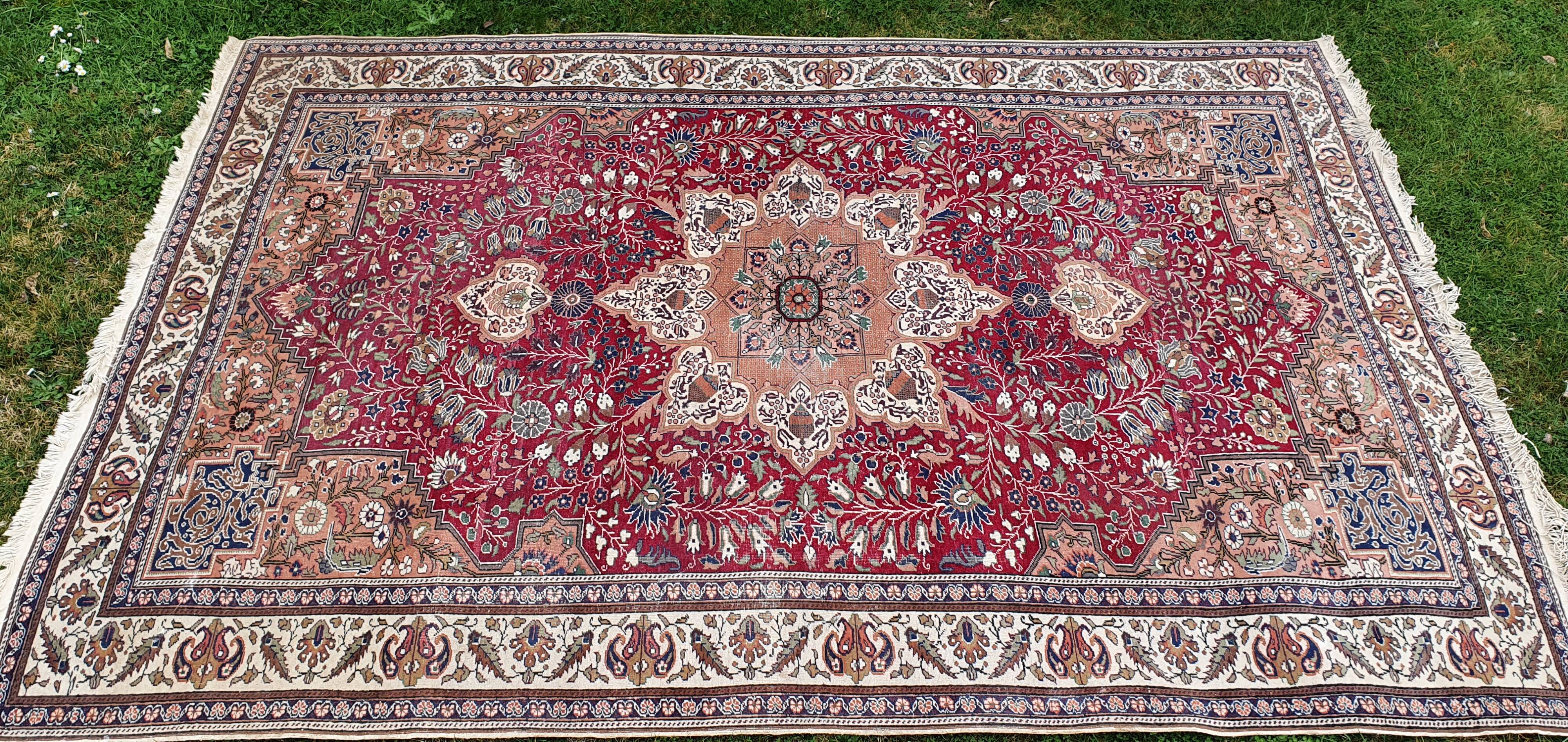 Carpet kayseri turkey, hand knotted pure wool and cotton. perfect condition. 200 x 300 cm. 1970.