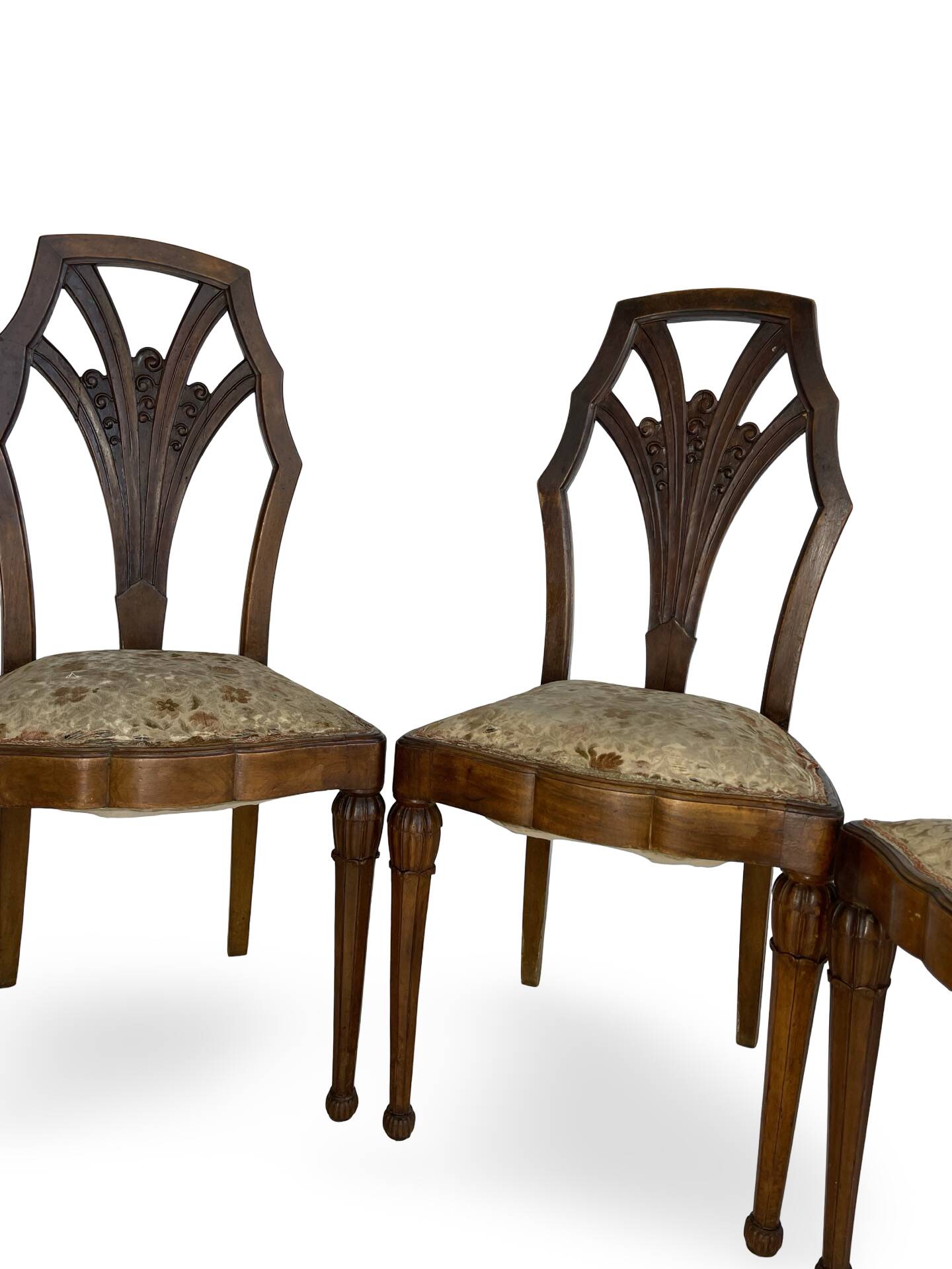 Ensemble de 6 chaises de salle à manger en noyer sculpté Art Déco, années 1920/1930
